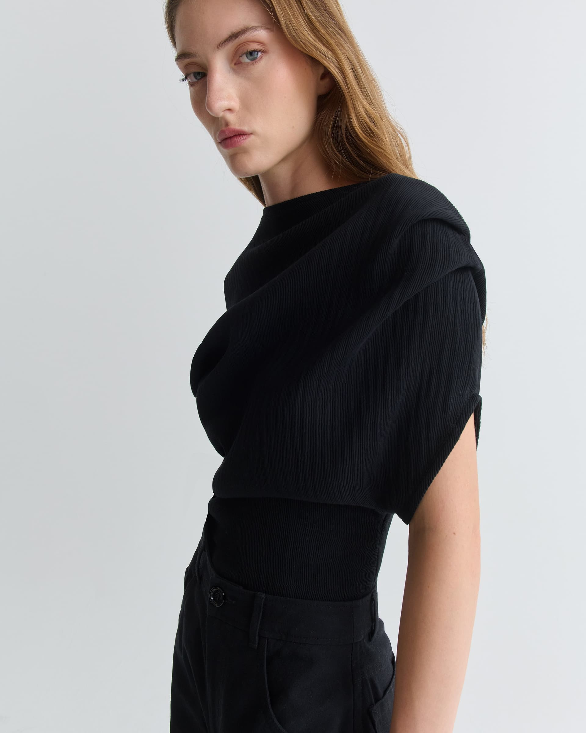 1578_d94c7fb8e4-25_naomi_top_micro_pleated_viscose_1582-large