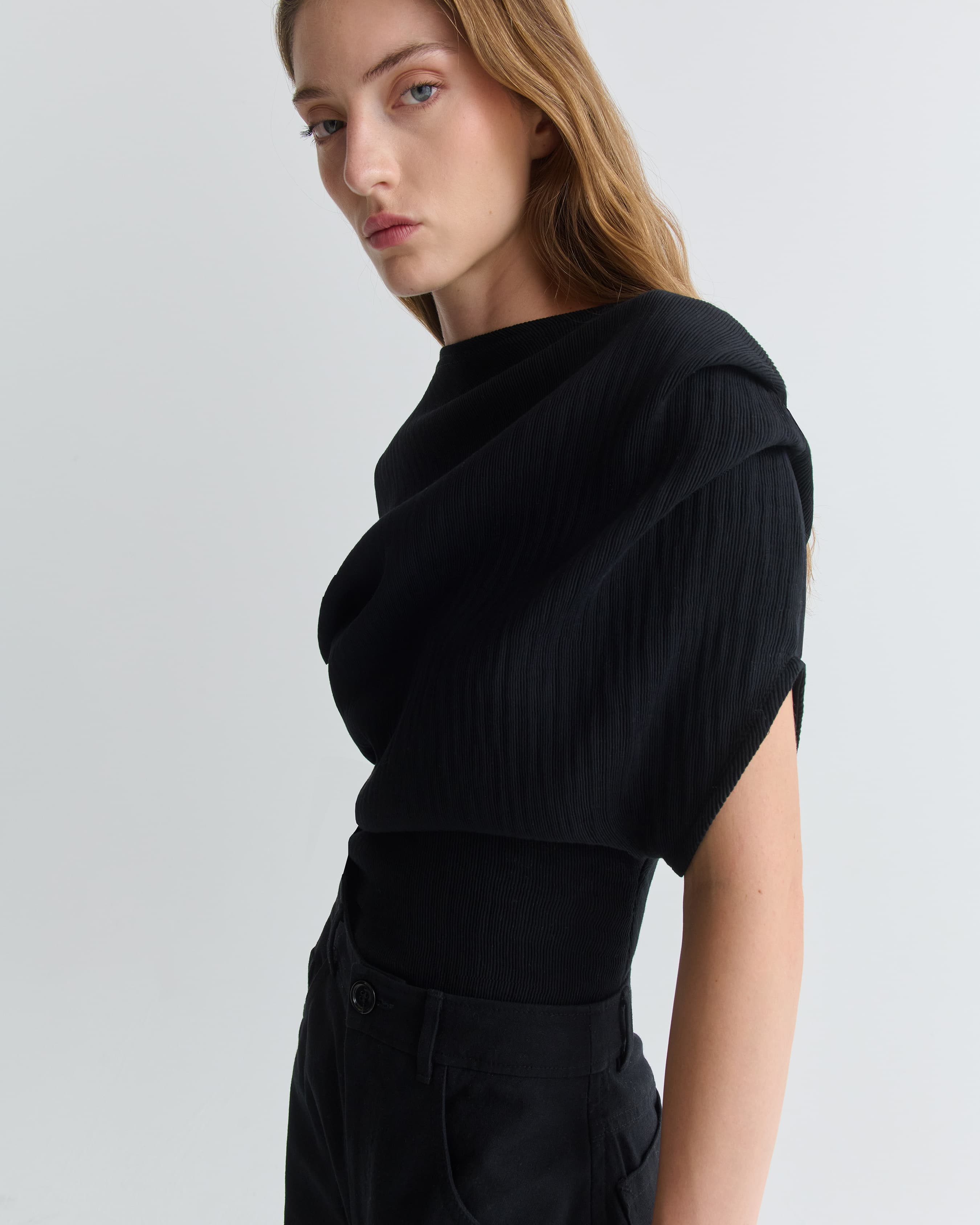 1578_d94c7fb8e4-25_naomi_top_micro_pleated_viscose_1582-large