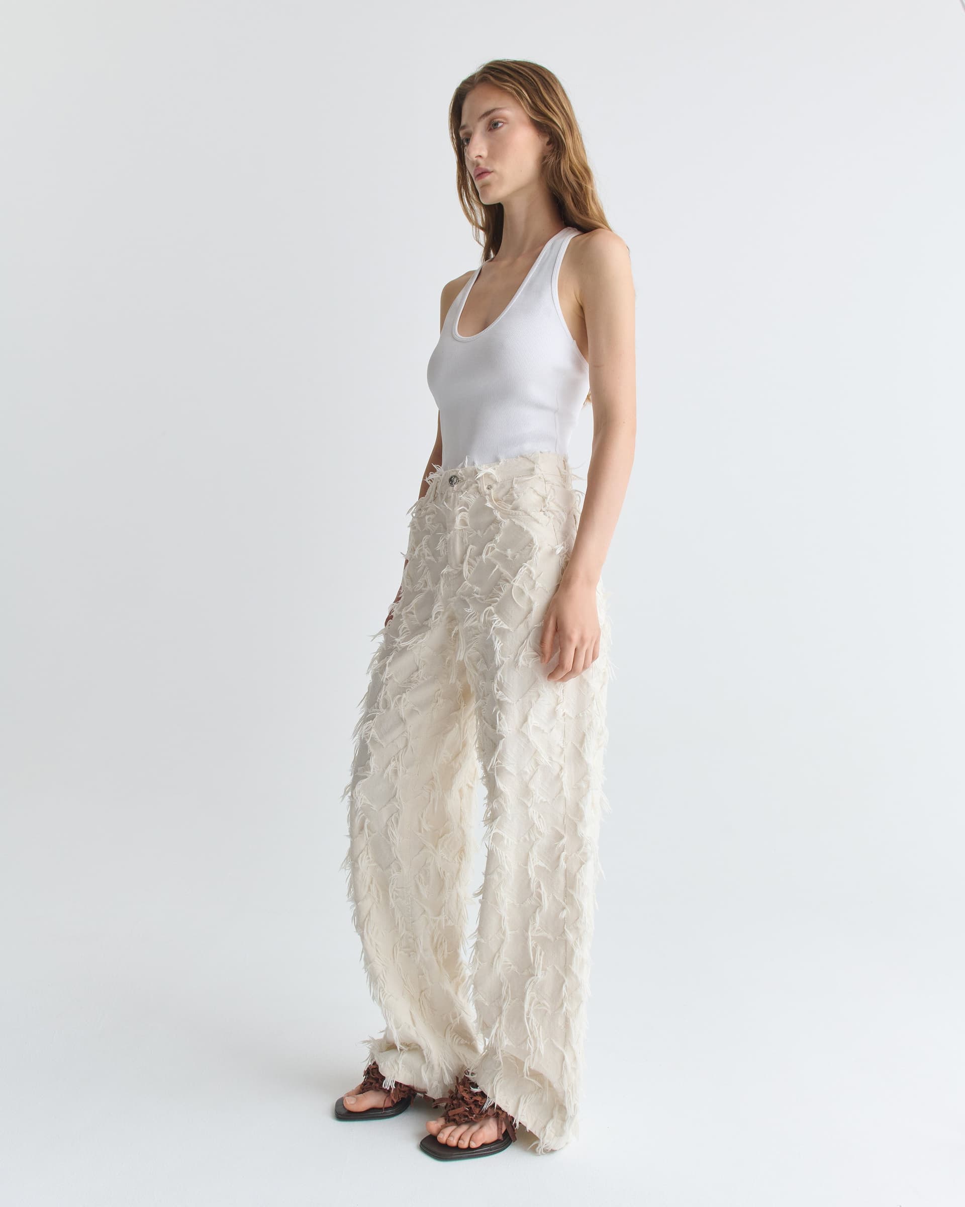 1590_1574f48caf-02_loose_cut_jeans_fringed_white_twill_0194-large