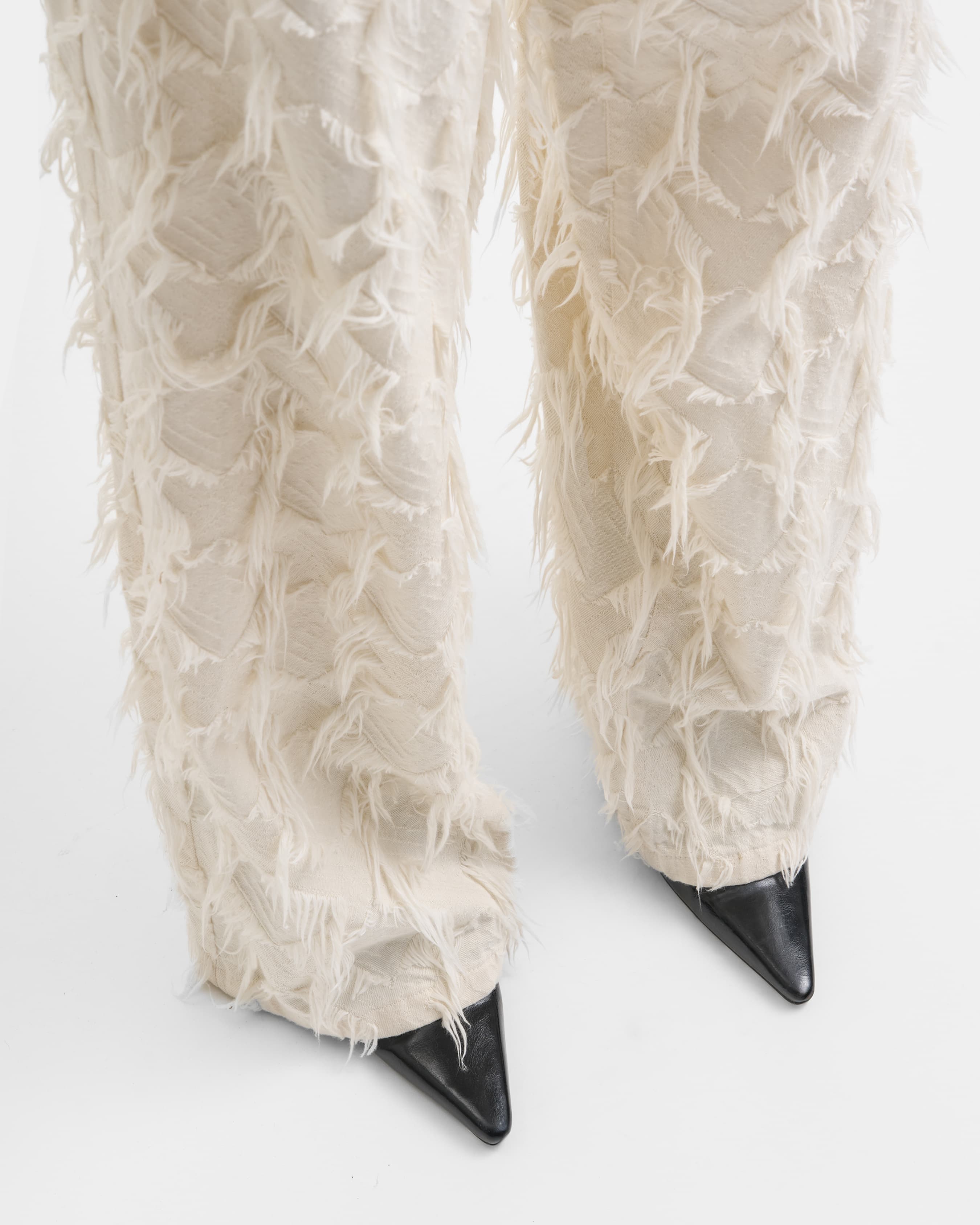 1590_1e9333b551-sefr_fw26_loose-cut-fringed-white-twill_0143-large