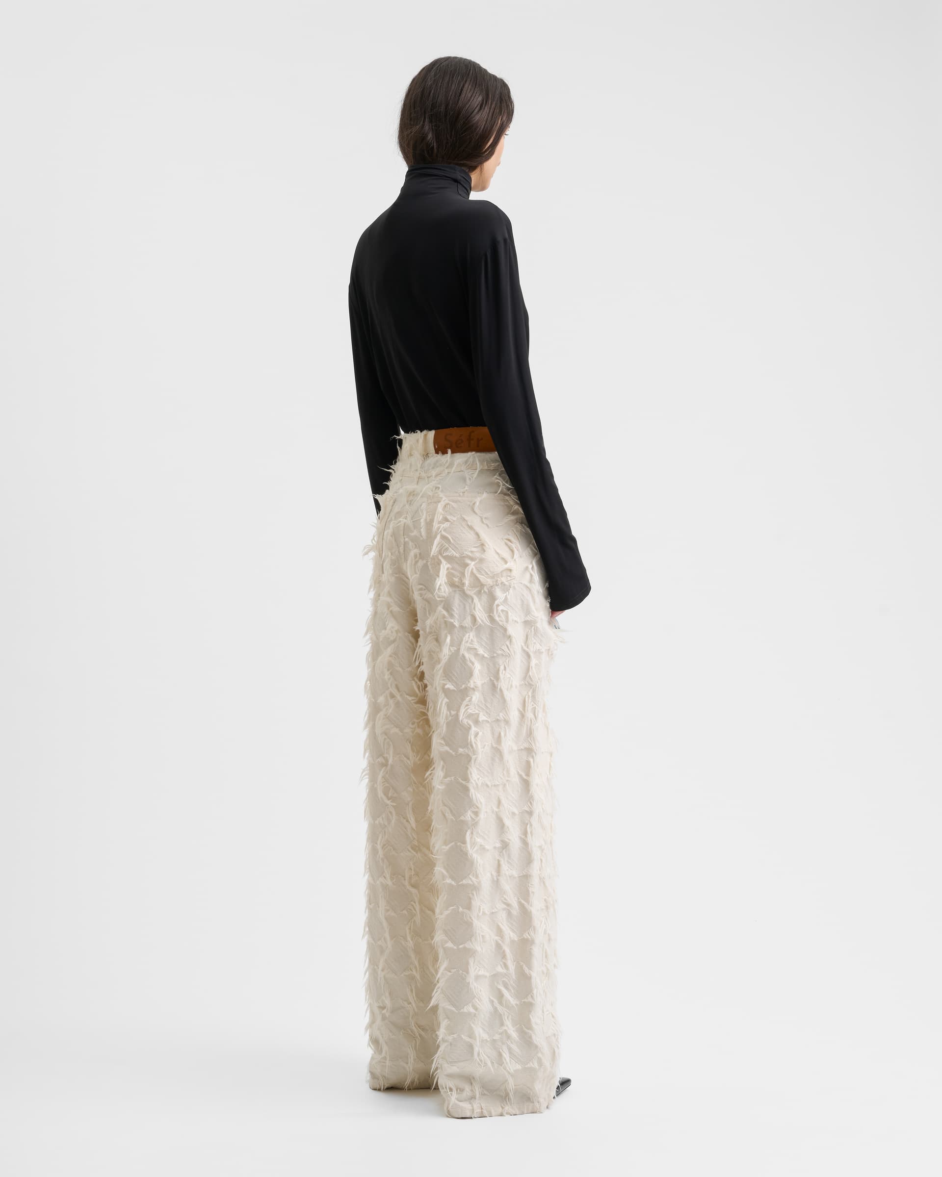 1590_2662c0f277-sefr_fw26_loose-cut-fringed-white-twill_0151-large