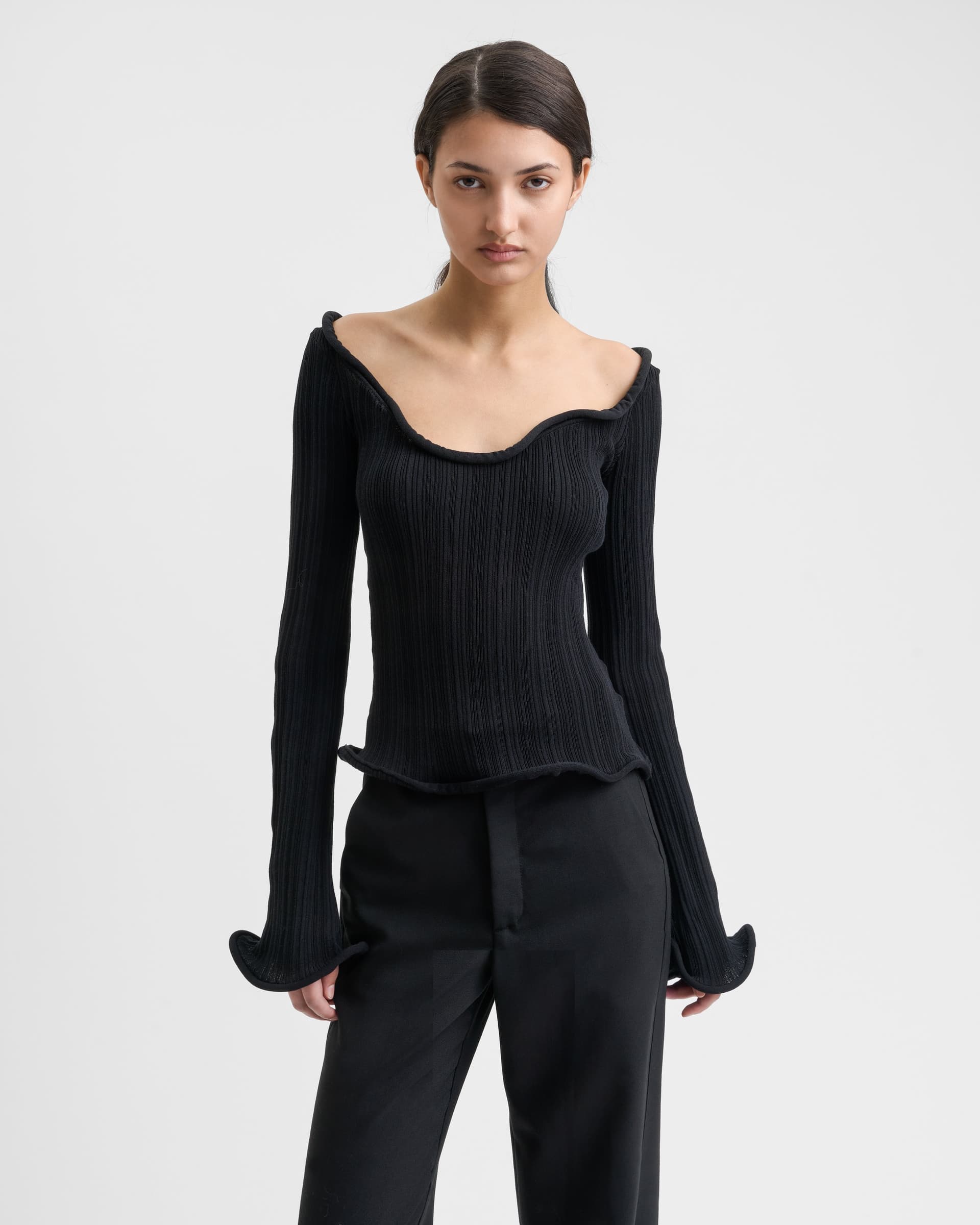 1594_7a06707545-sefr_fw26_giselle-sweater-black-rib-_0023-large
