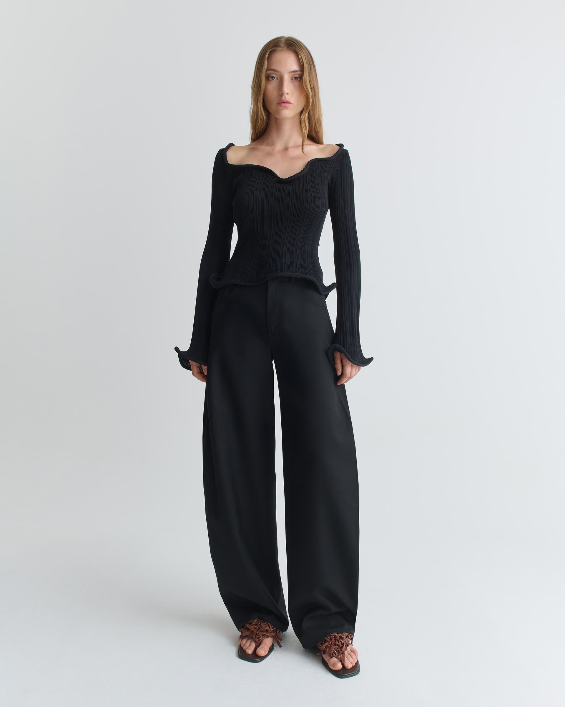 1594_d06774d674-21_giselle_sweater_black_rib_1320-large