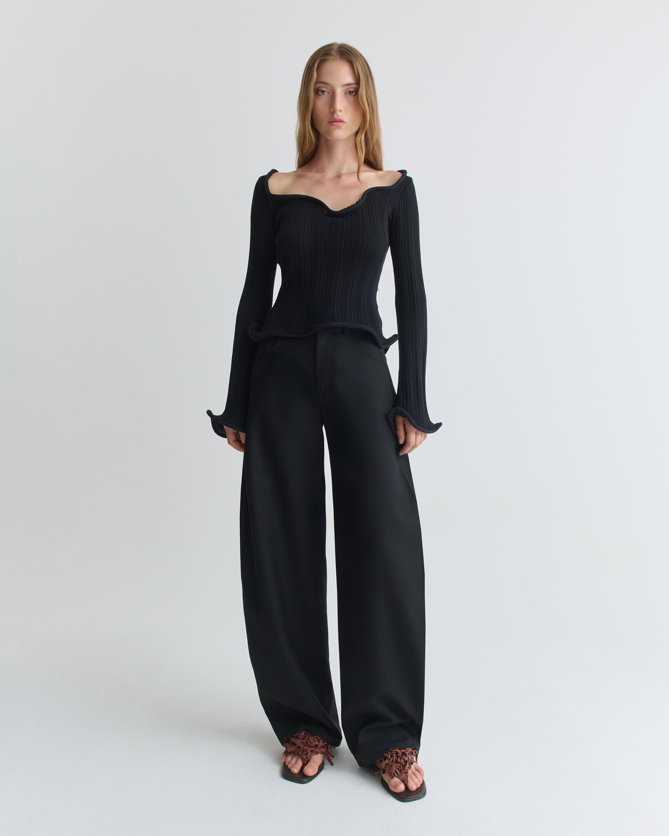 1594_d06774d674-21_giselle_sweater_black_rib_1320-large