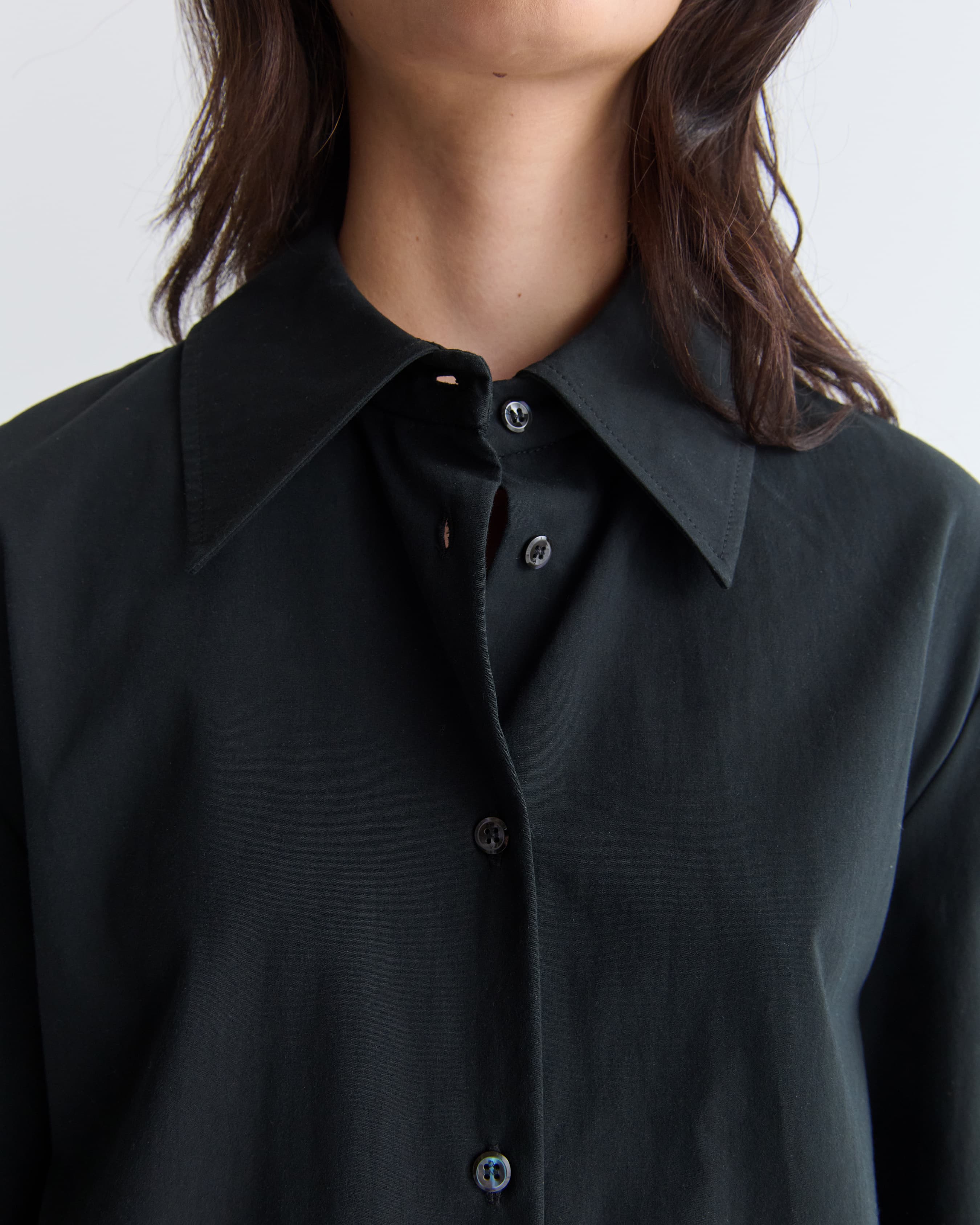 1597_5c59025c73-05_willa_shirt_black_fine_poplin_0270-large