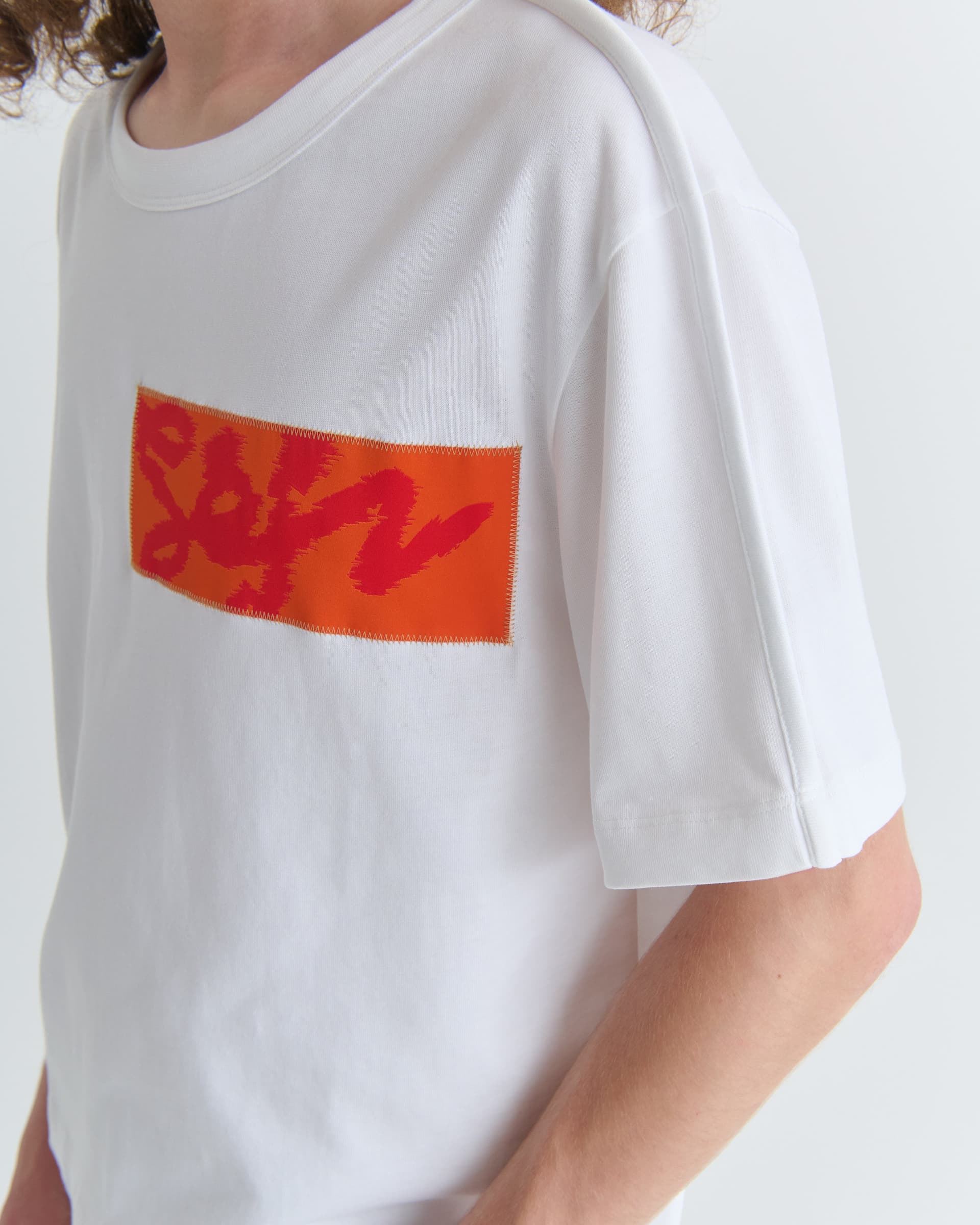 1604_7f2d2b4042-21_label_tee_contrast_white_1223-large