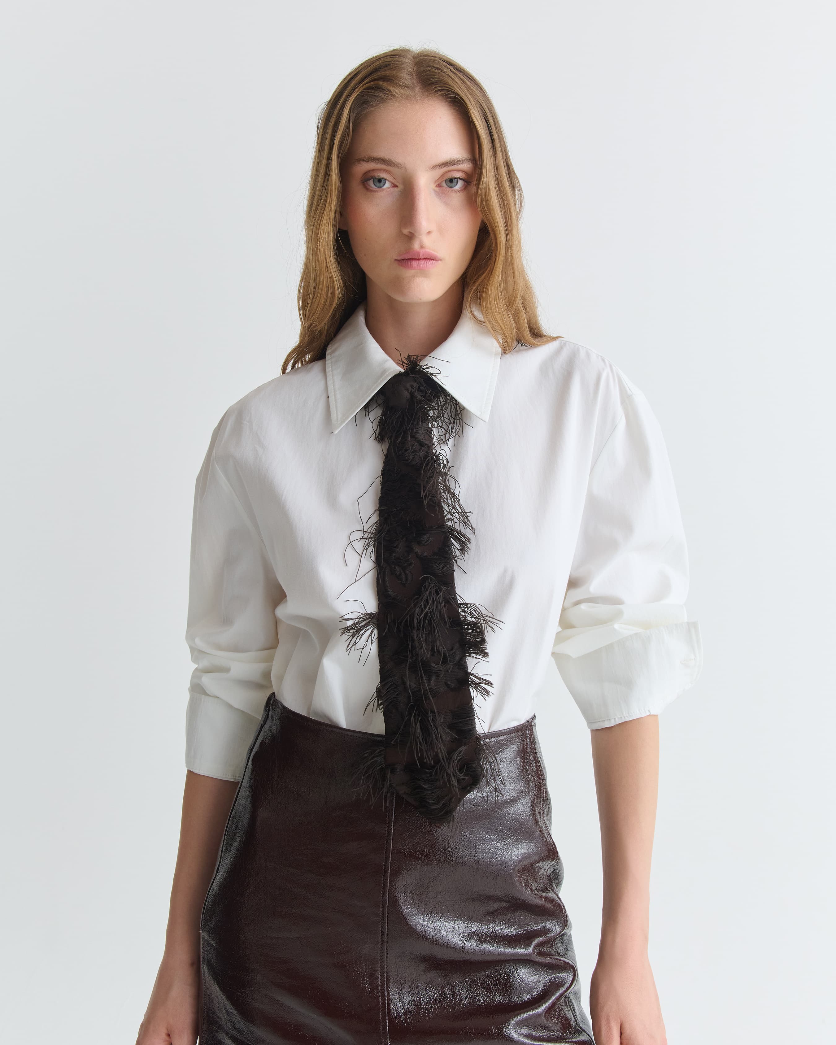 1613_160f7c21ef-24_lyria_tie_fringed_black_vis_1518-large