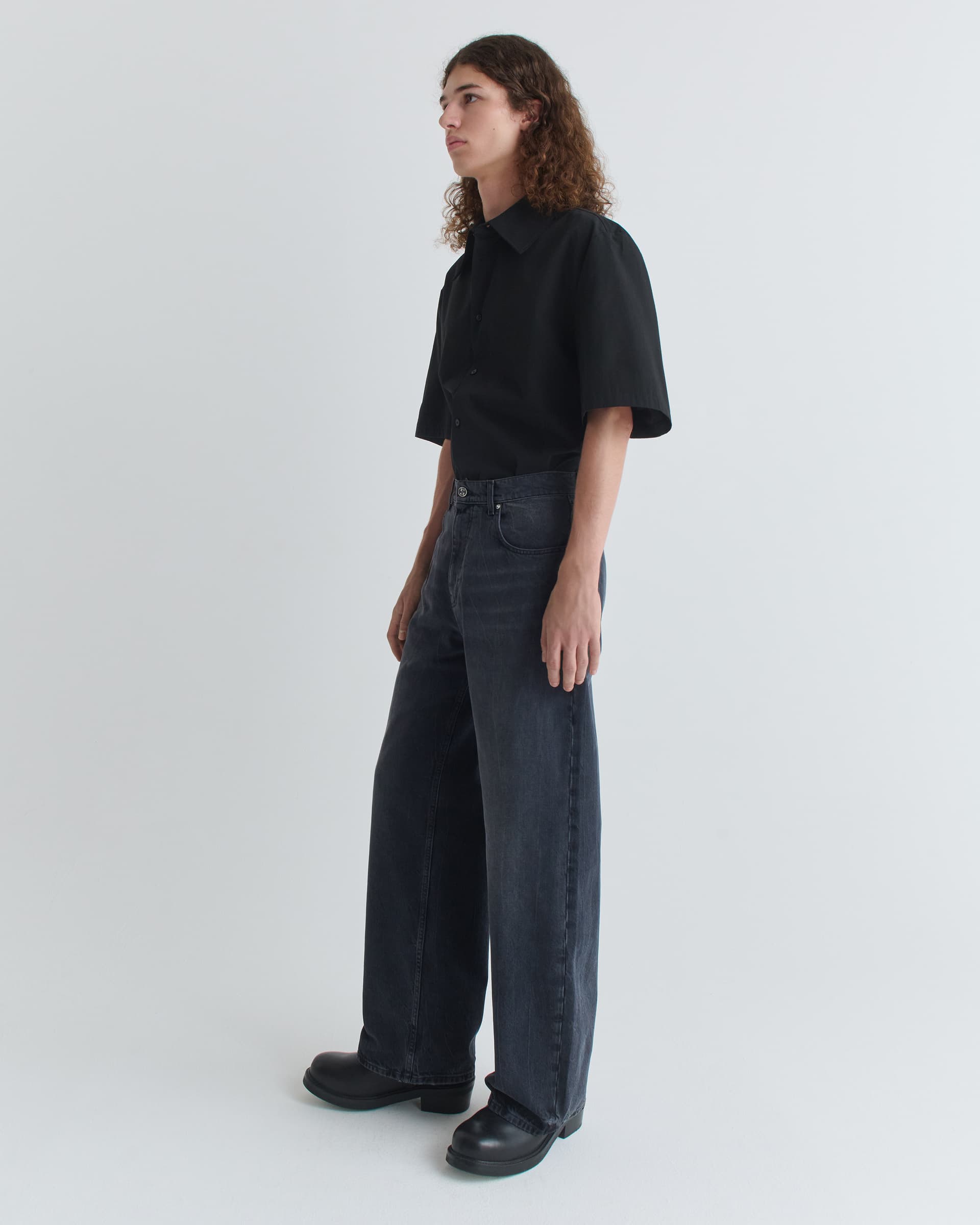 1624_1e9d2fed42-05_relaxed_cut_black_worn_wash_0294-large