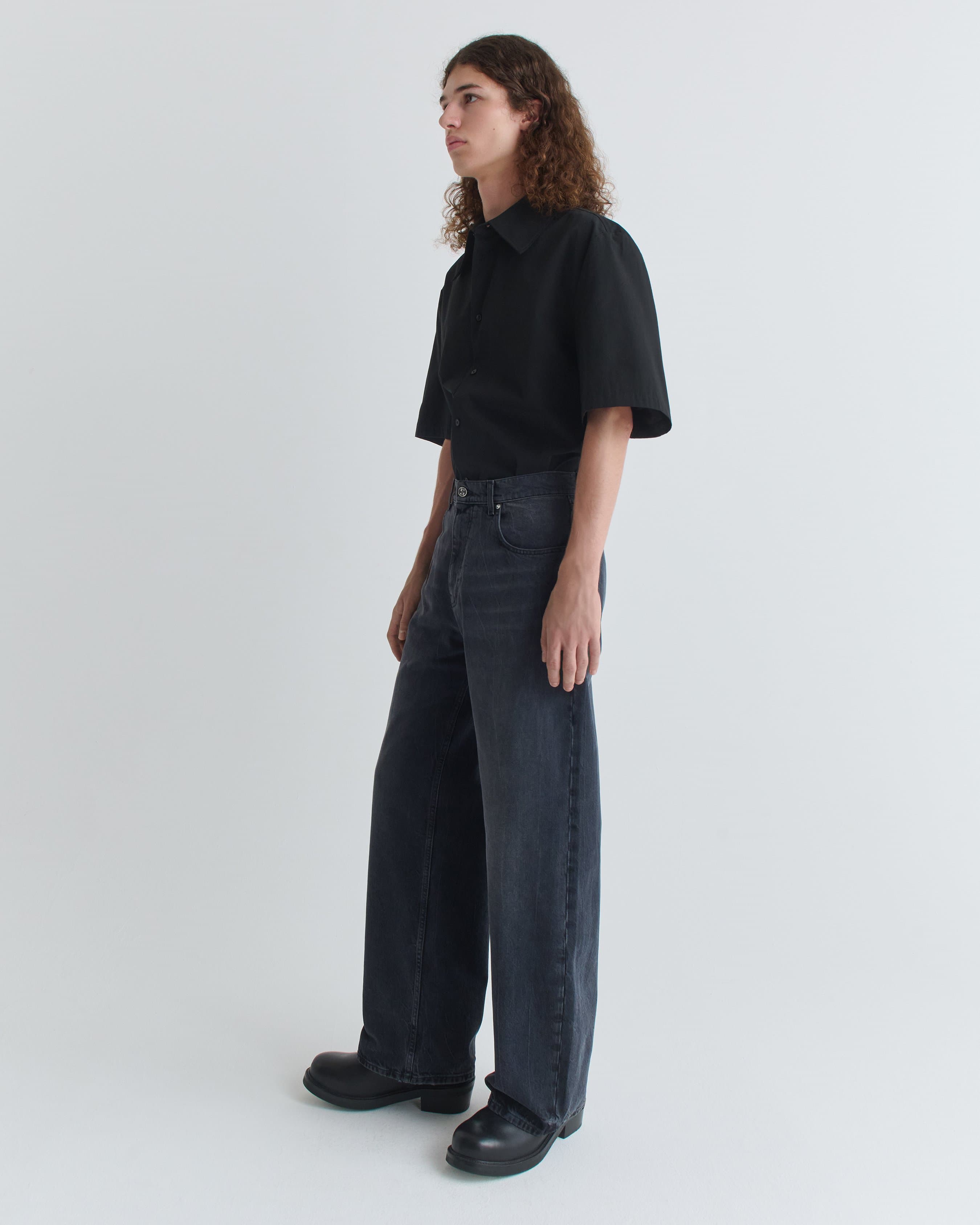 1624_1e9d2fed42-05_relaxed_cut_black_worn_wash_0294-large