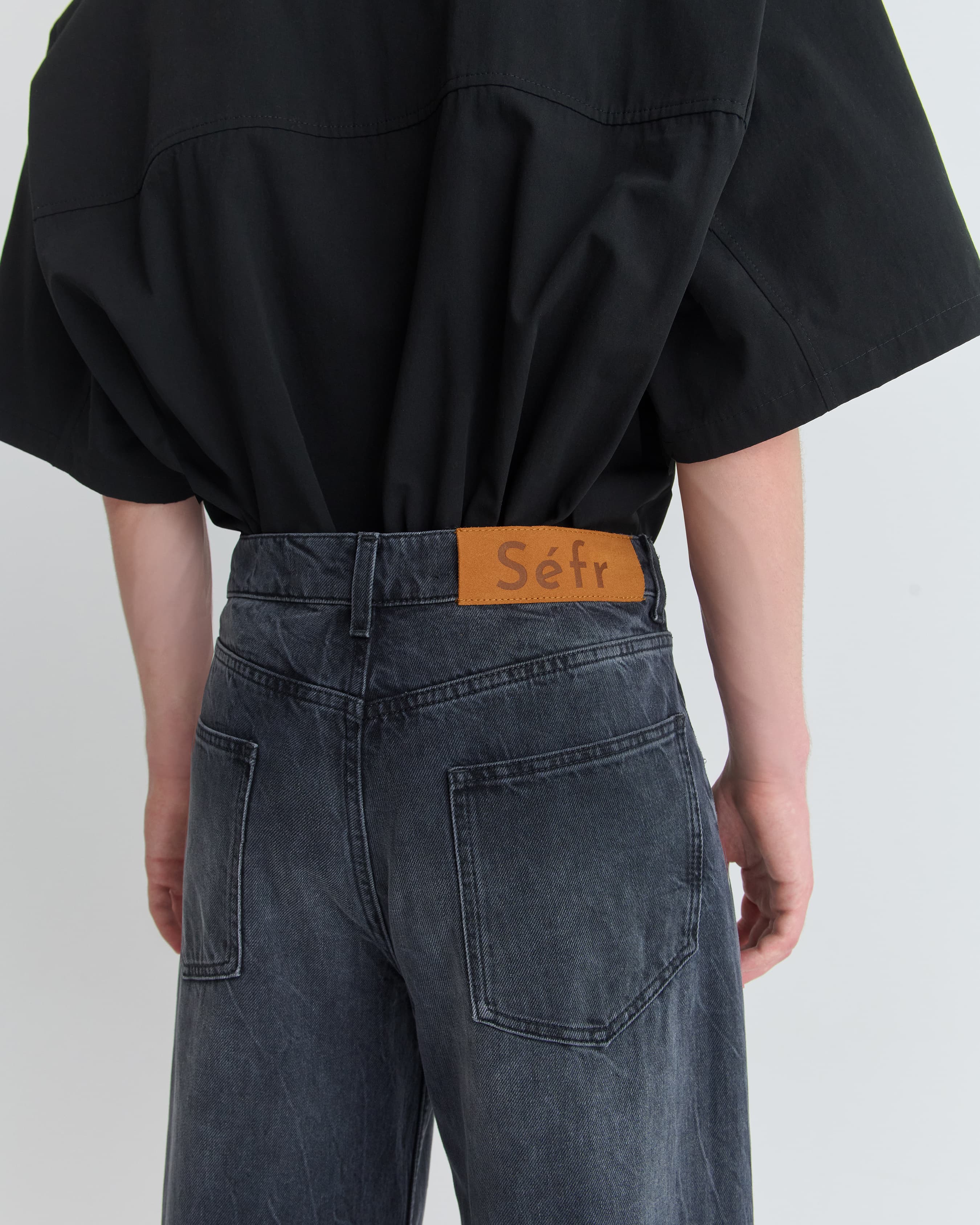 1624_4156a5754f-05_relaxed_cut_black_worn_wash_0304-large