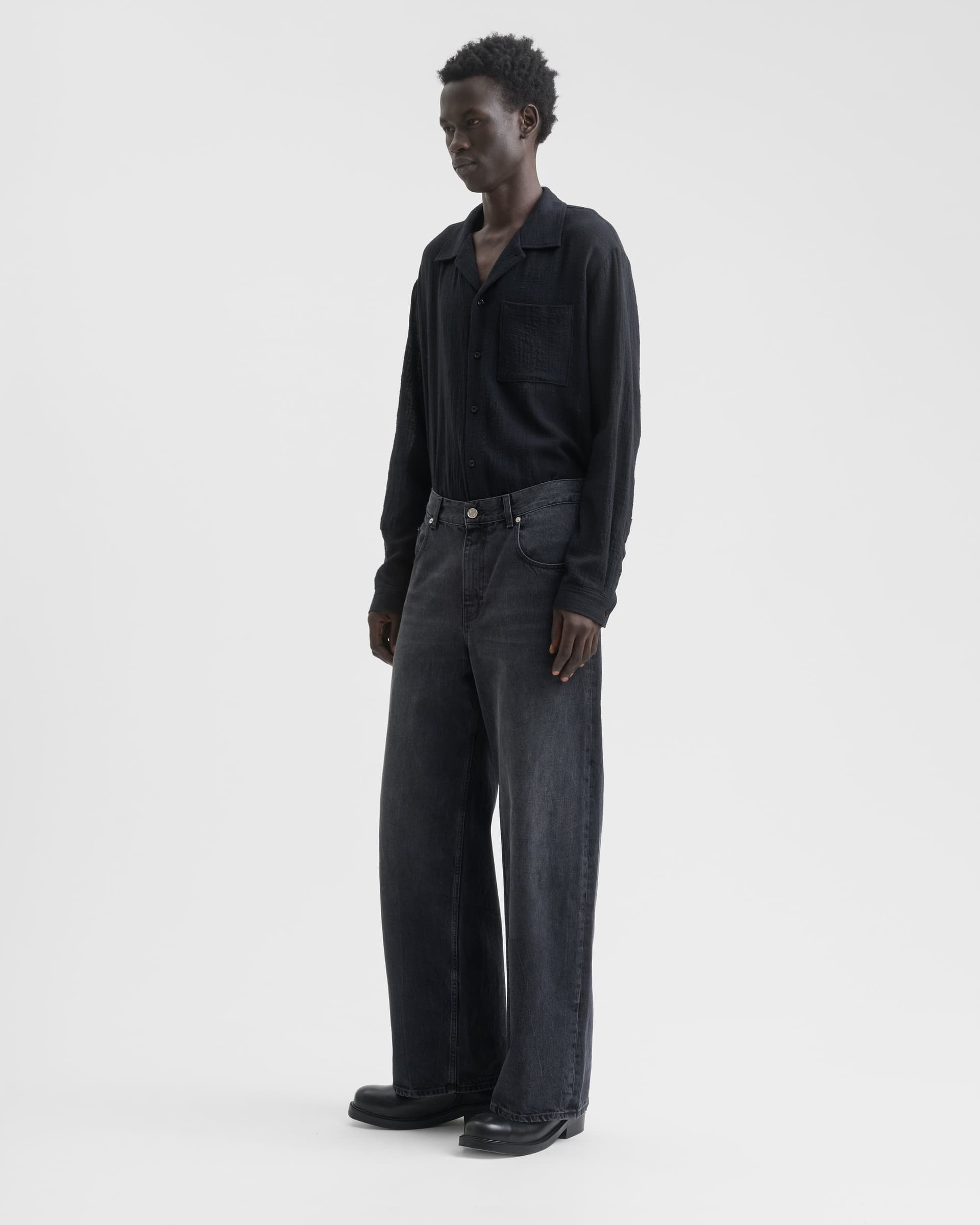 1624_bfd7ac9bda-sefr_fw26_relaxed-cut-black-worn-wash_2379-large