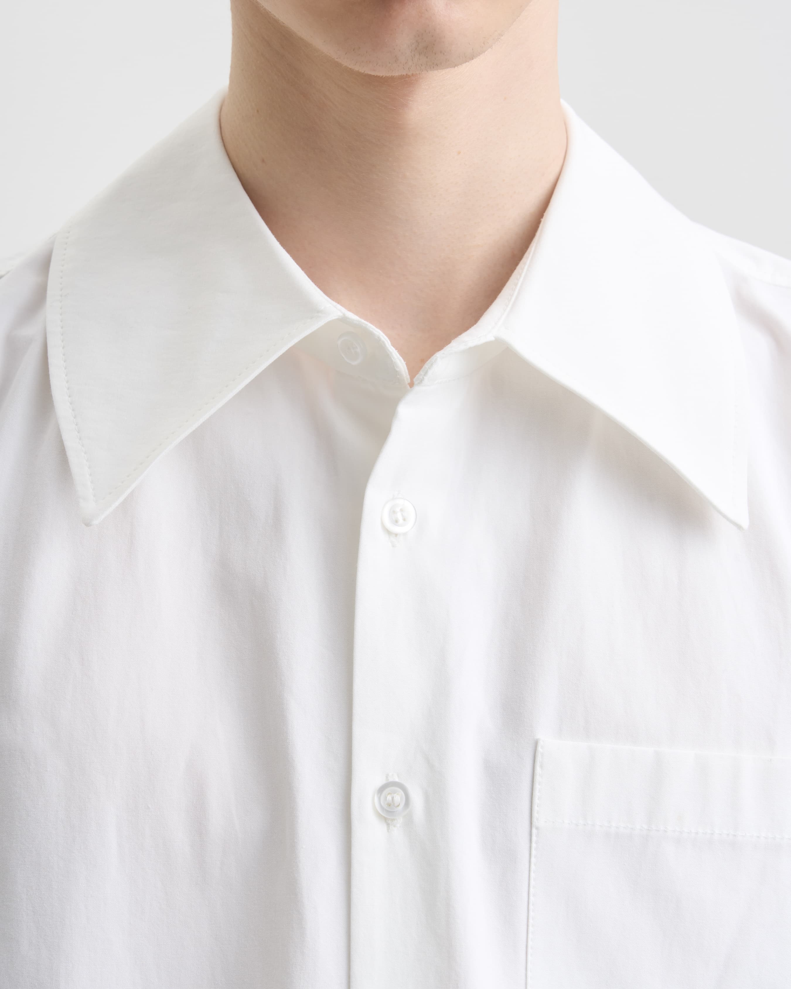 1656_2fa0c00f68-sefr_fw26_waylon-shirt-white-fine-poplin_9947-large
