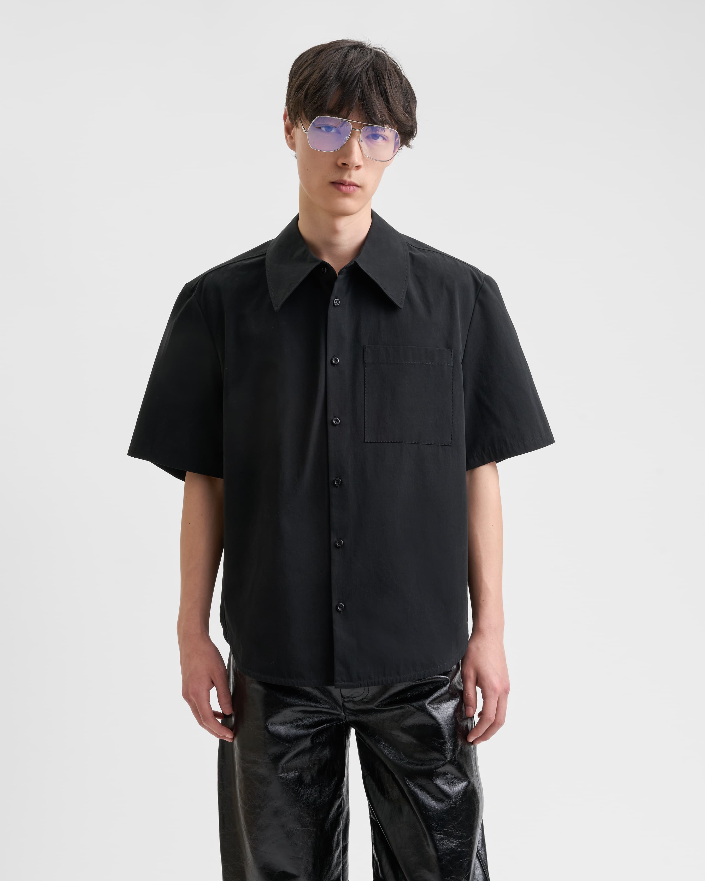 1657_984549198b-sefr_fw26_waylon-shirt-black-fine-poplin_6368-large