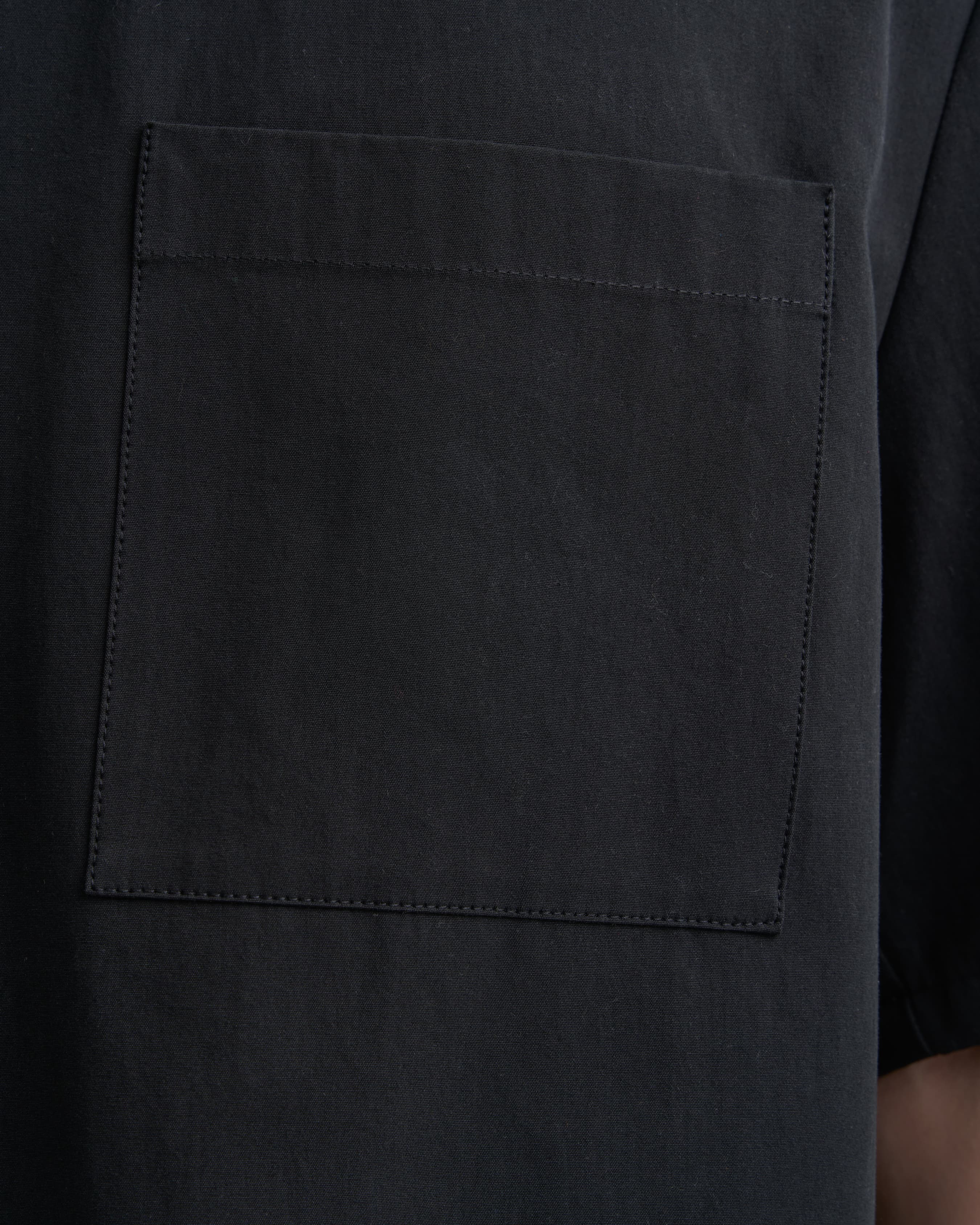 1657_e3b81ff3a0-sefr_fw26_waylon-shirt-black-fine-poplin_6381-large
