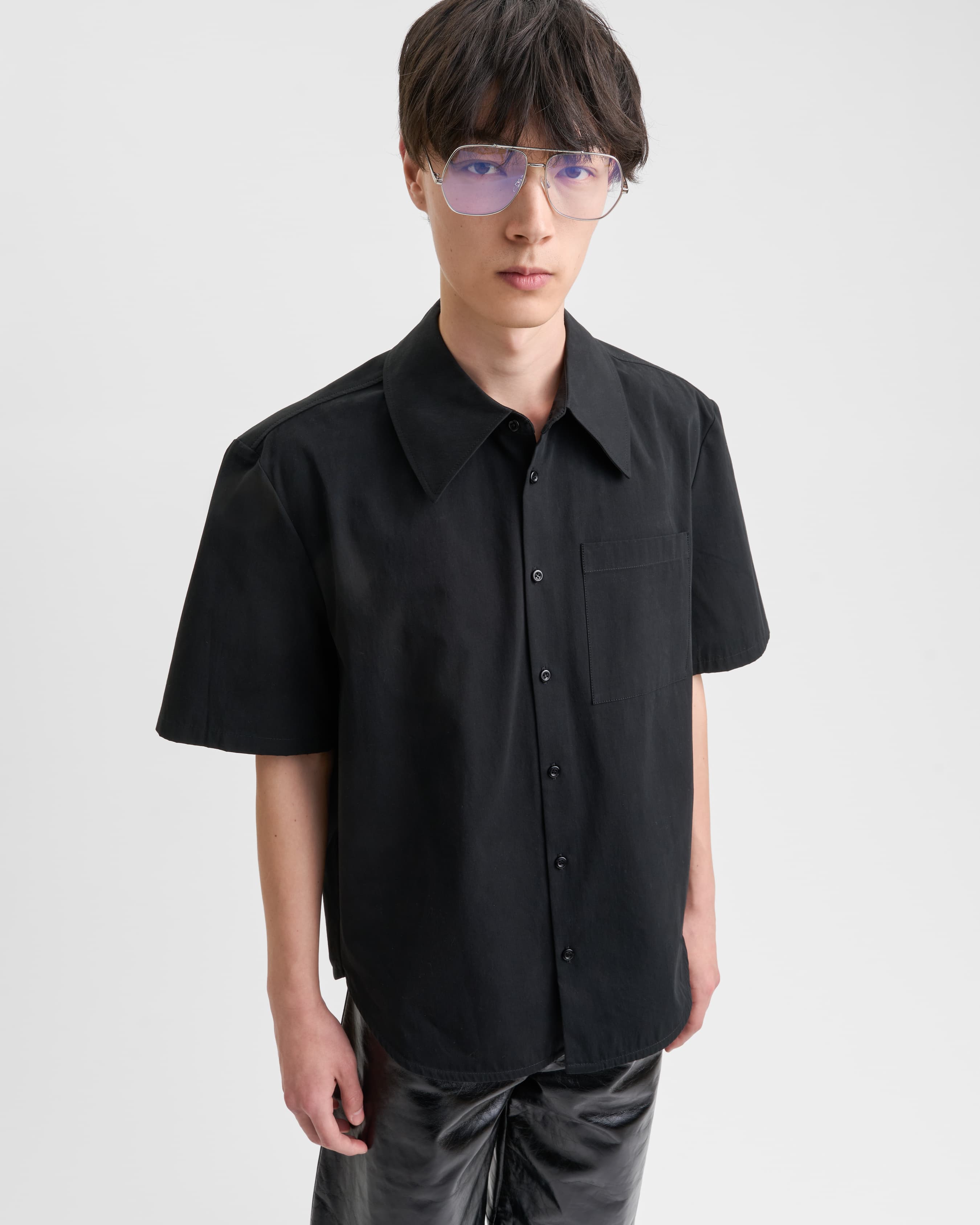 1657_eaca5b6593-sefr_fw26_waylon-shirt-black-fine-poplin_6380-large