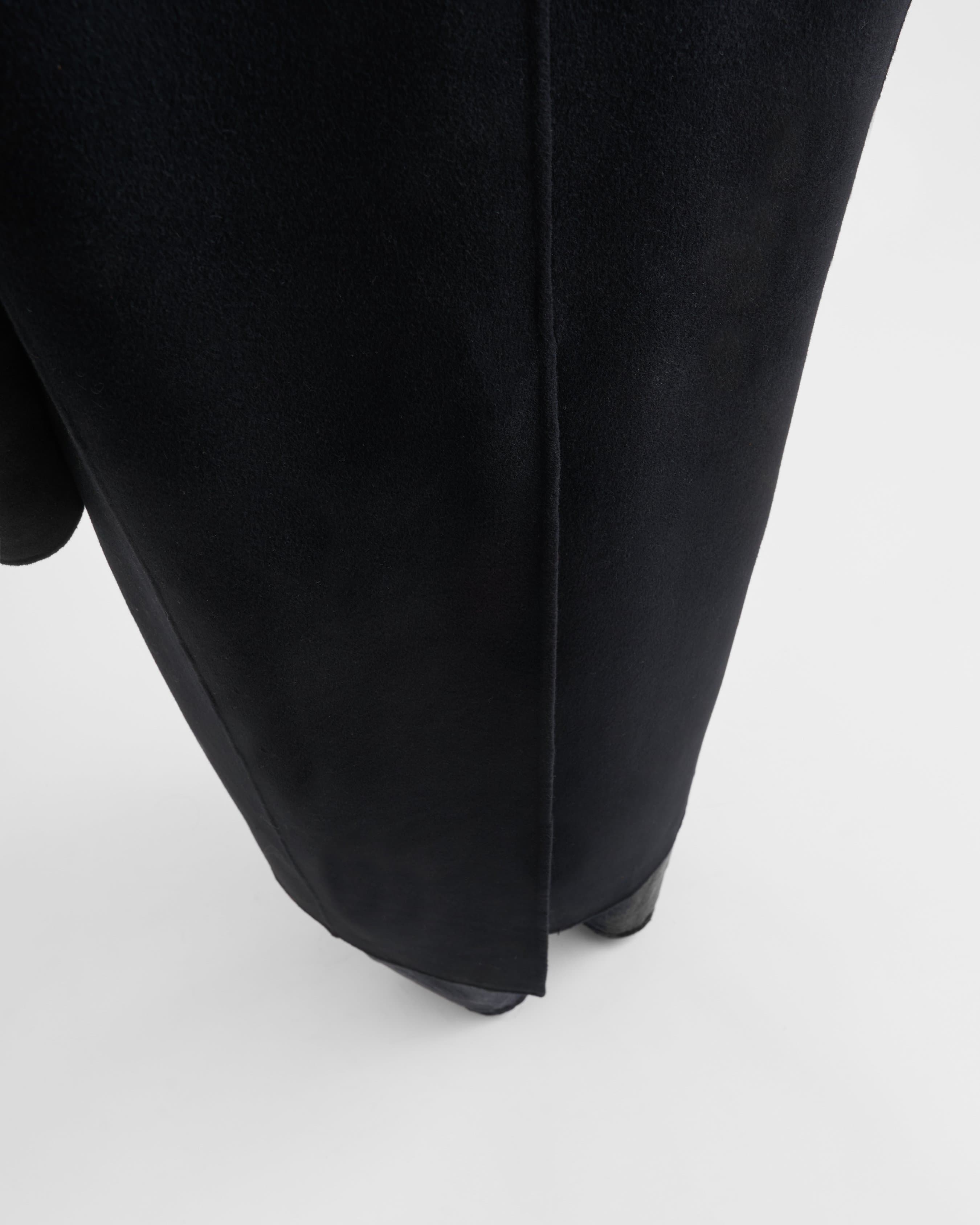 1689_8f1b842b0b-sefr_fw26_cashmere-coat-black_5764-large
