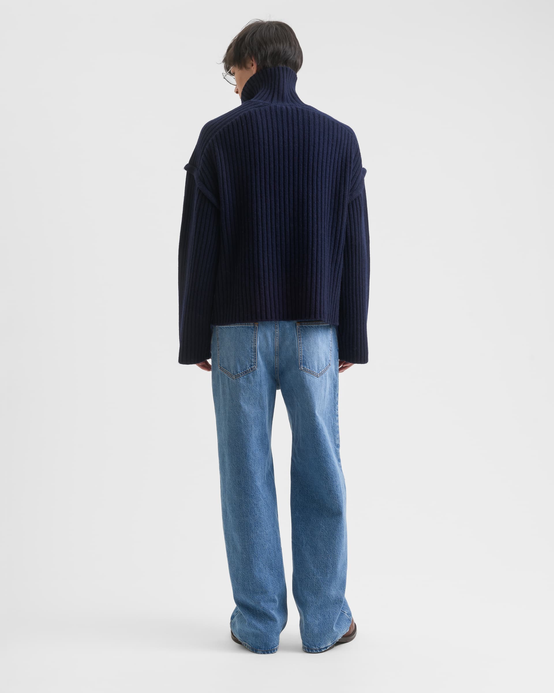 1707_412d10dfe2-sefr_fw26_dropped-shoulder-turtleneck-sweater-dark-navy_5459-large
