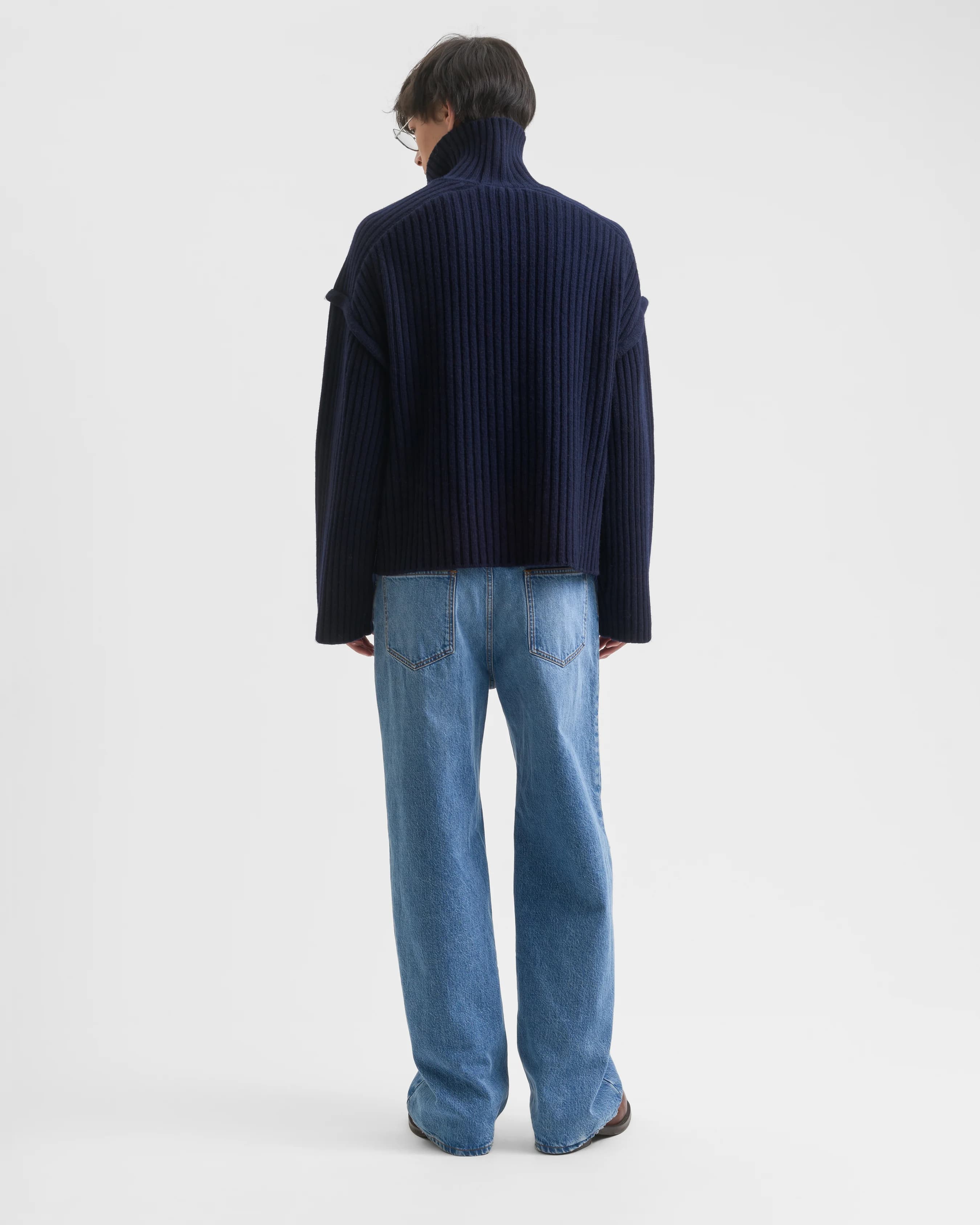 1707_412d10dfe2-sefr_fw26_dropped-shoulder-turtleneck-sweater-dark-navy_5459-large