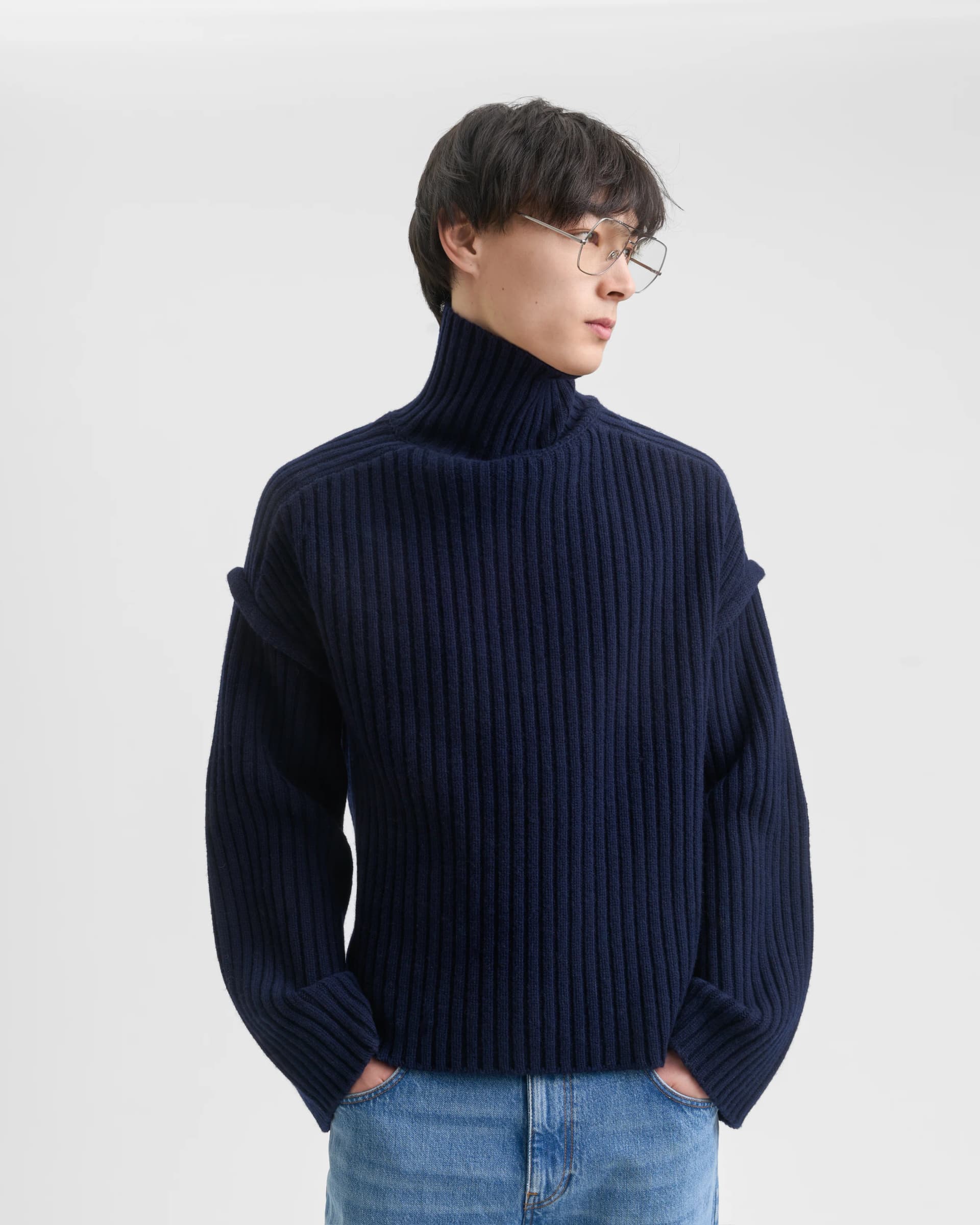 1707_e7ce226222-sefr_fw26_dropped-shoulder-turtleneck-sweater-dark-navy_5413-large