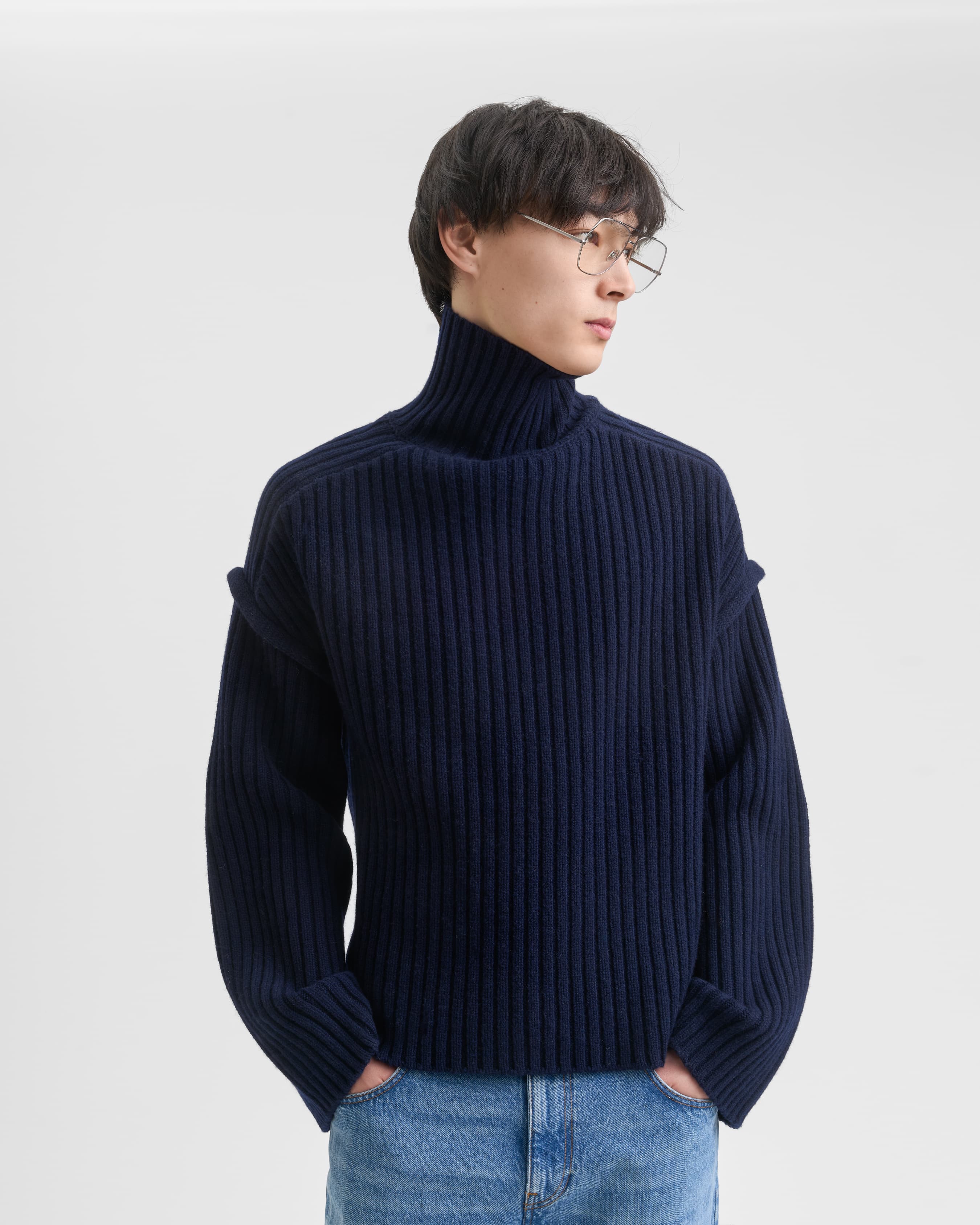 1707_e7ce226222-sefr_fw26_dropped-shoulder-turtleneck-sweater-dark-navy_5413-large