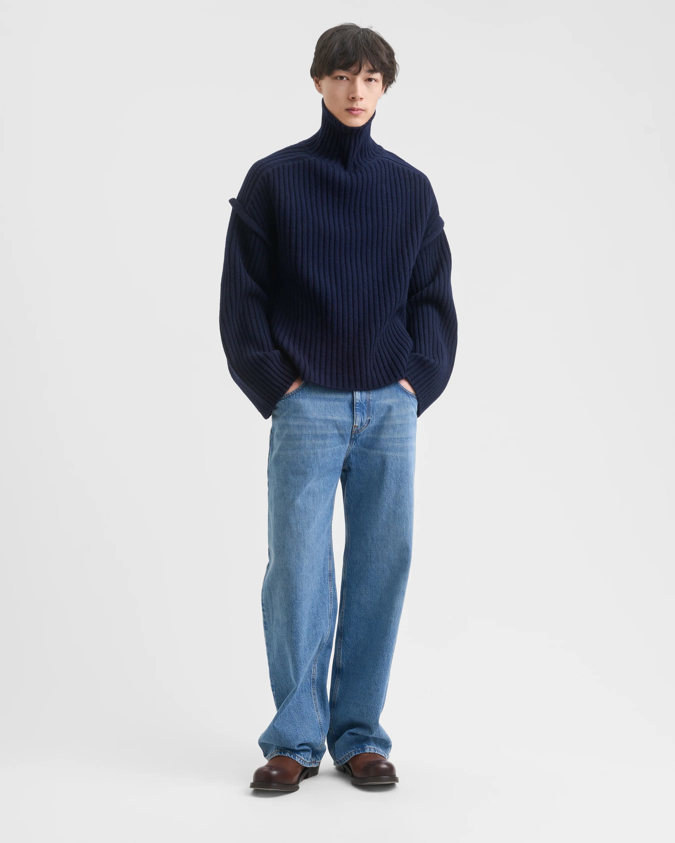 1707_f72e262eed-sefr_fw26_dropped-shoulder-turtleneck-sweater-dark-navy_5371-large