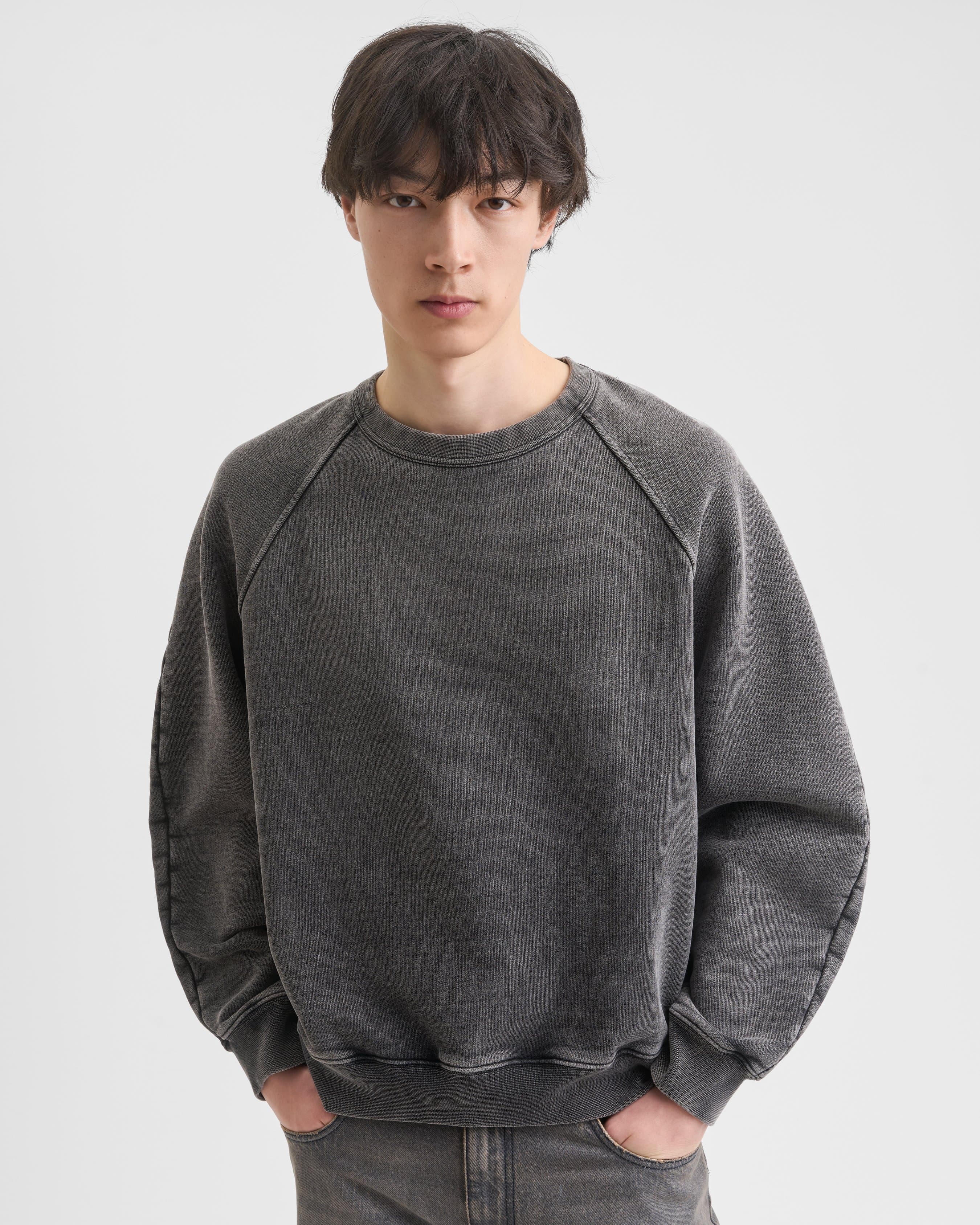 1720_18bc860587-sefr_fw26_raglan-sweatshirt-washed-grey_5595-large