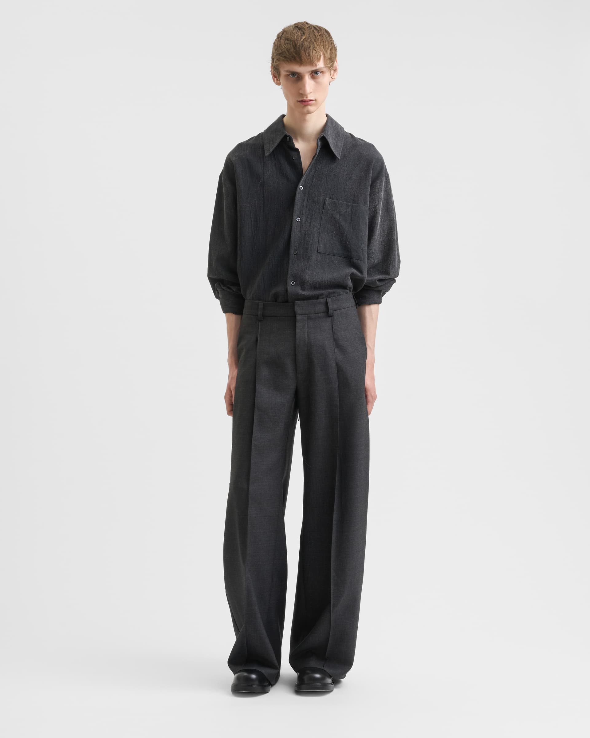 1724_86d2e1989d-sefr_fw26_pleated-wide-trouser-anthracite-wool_8303-kopia-large