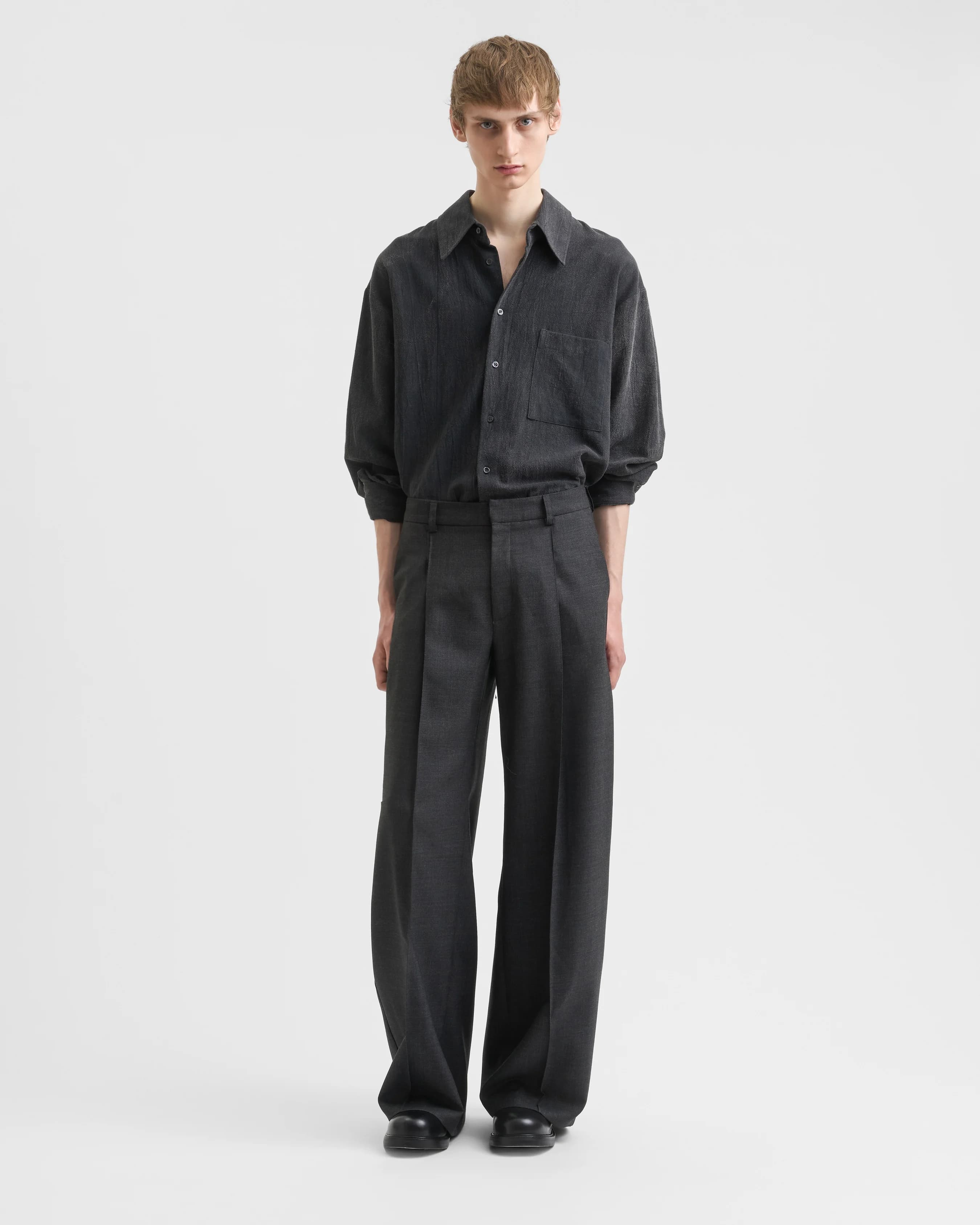 1724_86d2e1989d-sefr_fw26_pleated-wide-trouser-anthracite-wool_8303-kopia-large