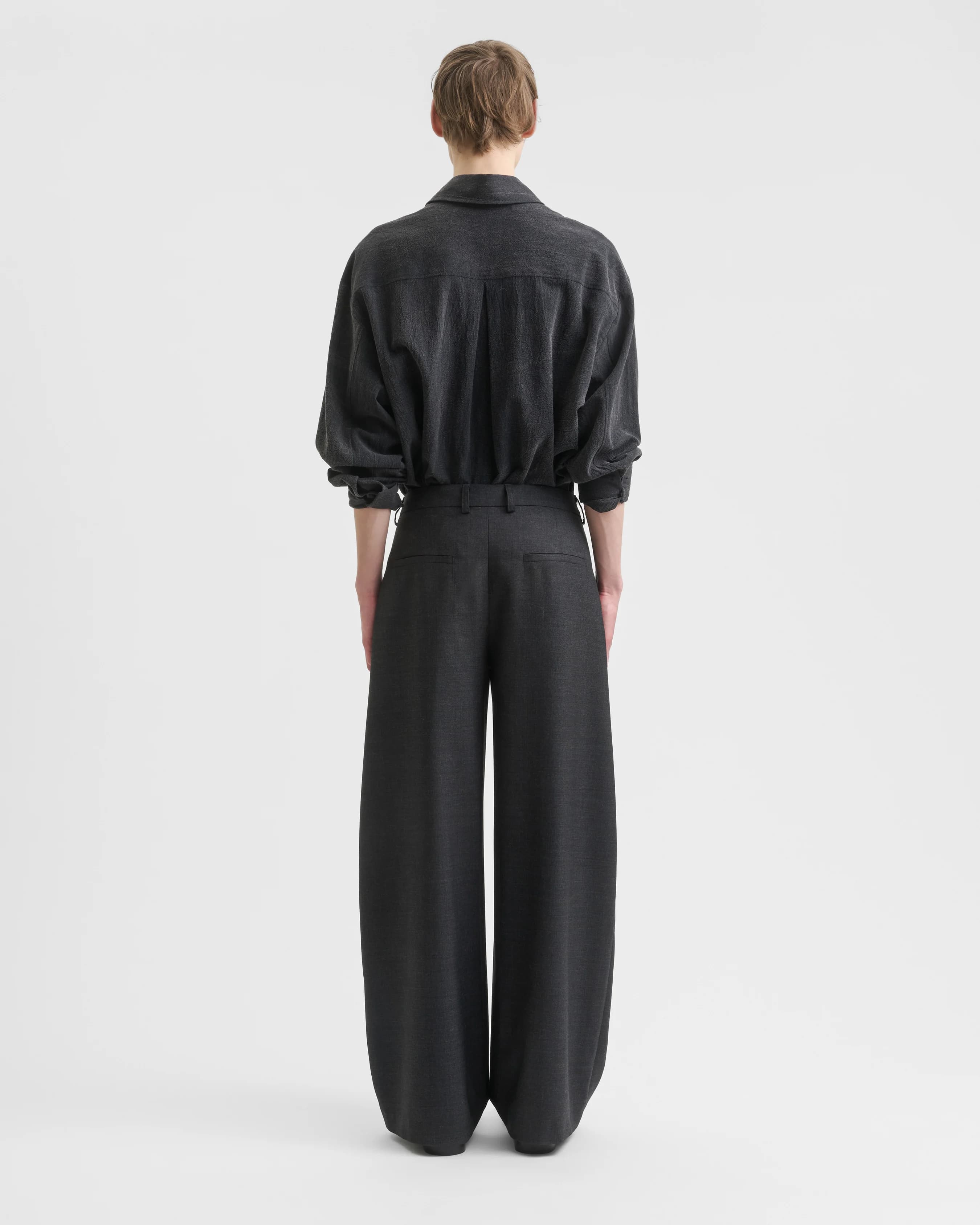 1724_b253a0bb96-sefr_fw26_pleated-wide-trouser-anthracite-wool_8250-large