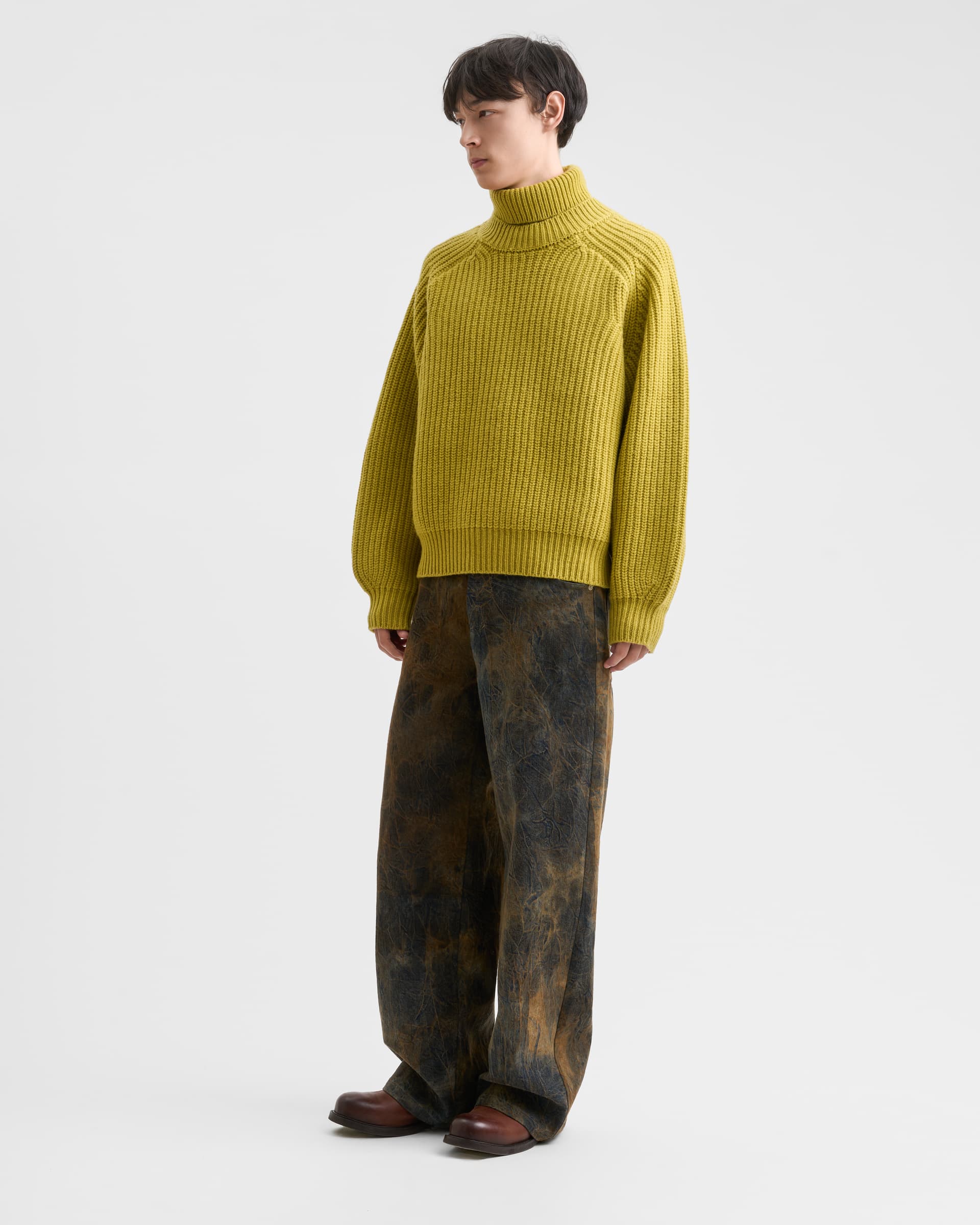 1725_5bdb9d8fad-sefr_fw26_chunky-turtleneck-sweater-yellow-green_6789-large
