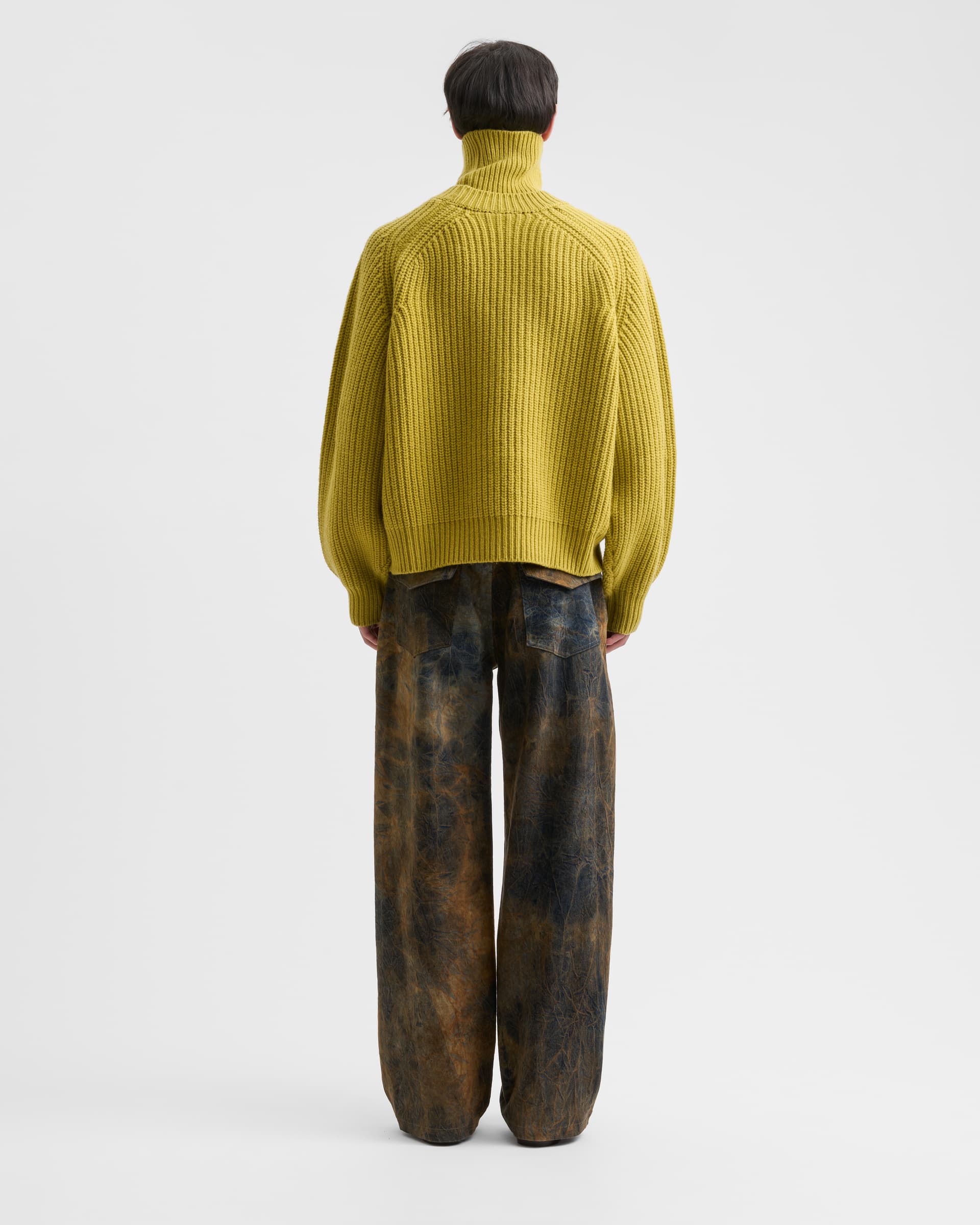 1725_bdc5564888-sefr_fw26_chunky-turtleneck-sweater-yellow-green_6797-large