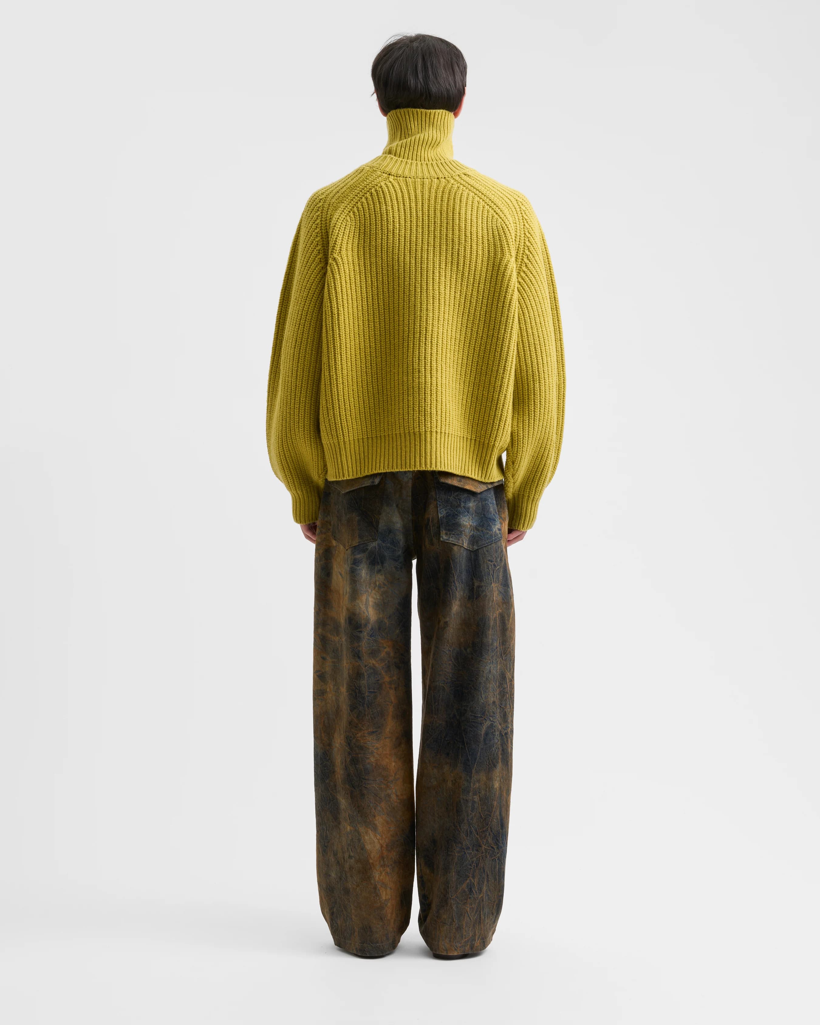 1725_bdc5564888-sefr_fw26_chunky-turtleneck-sweater-yellow-green_6797-large