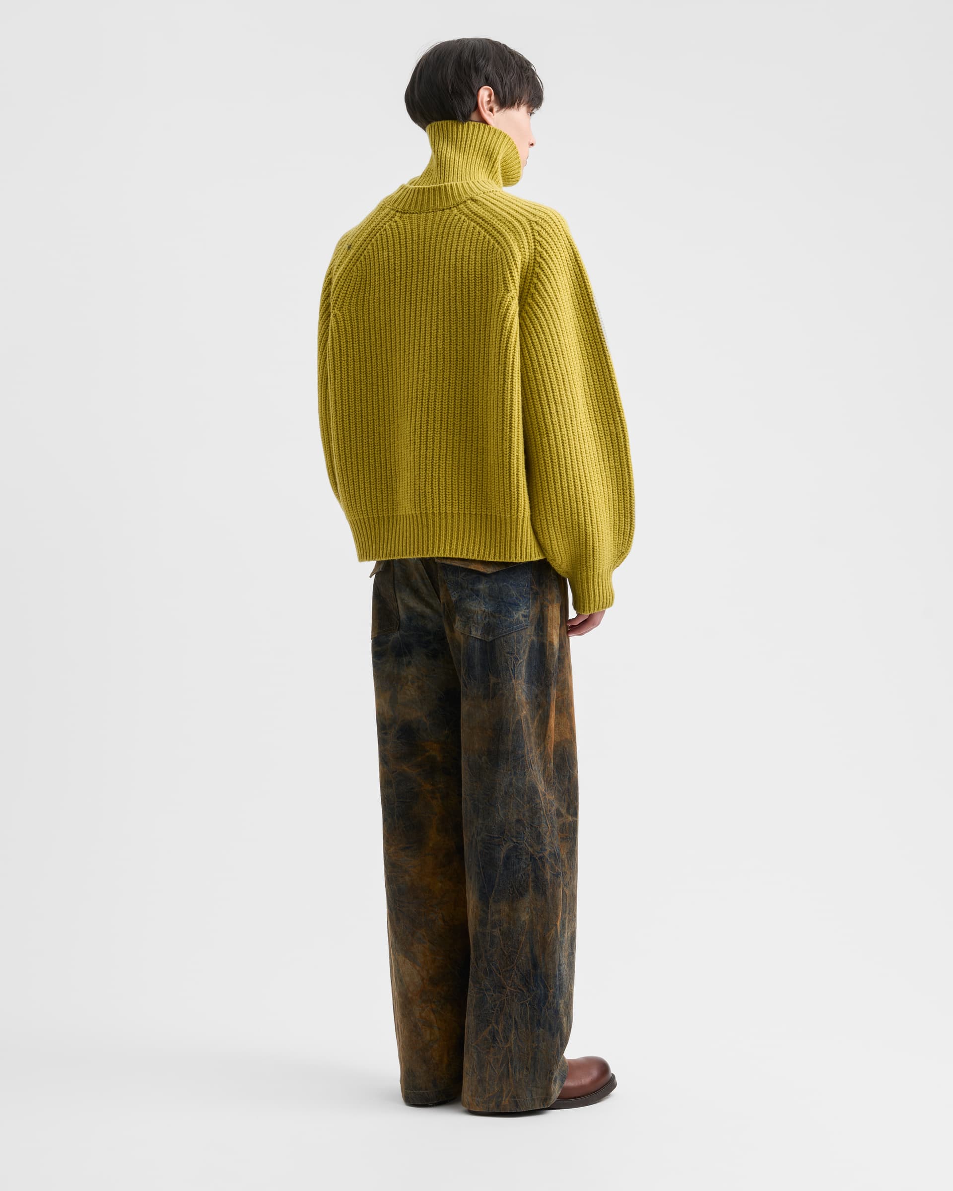 1725_c20fd56766-sefr_fw26_chunky-turtleneck-sweater-yellow-green_6805-large