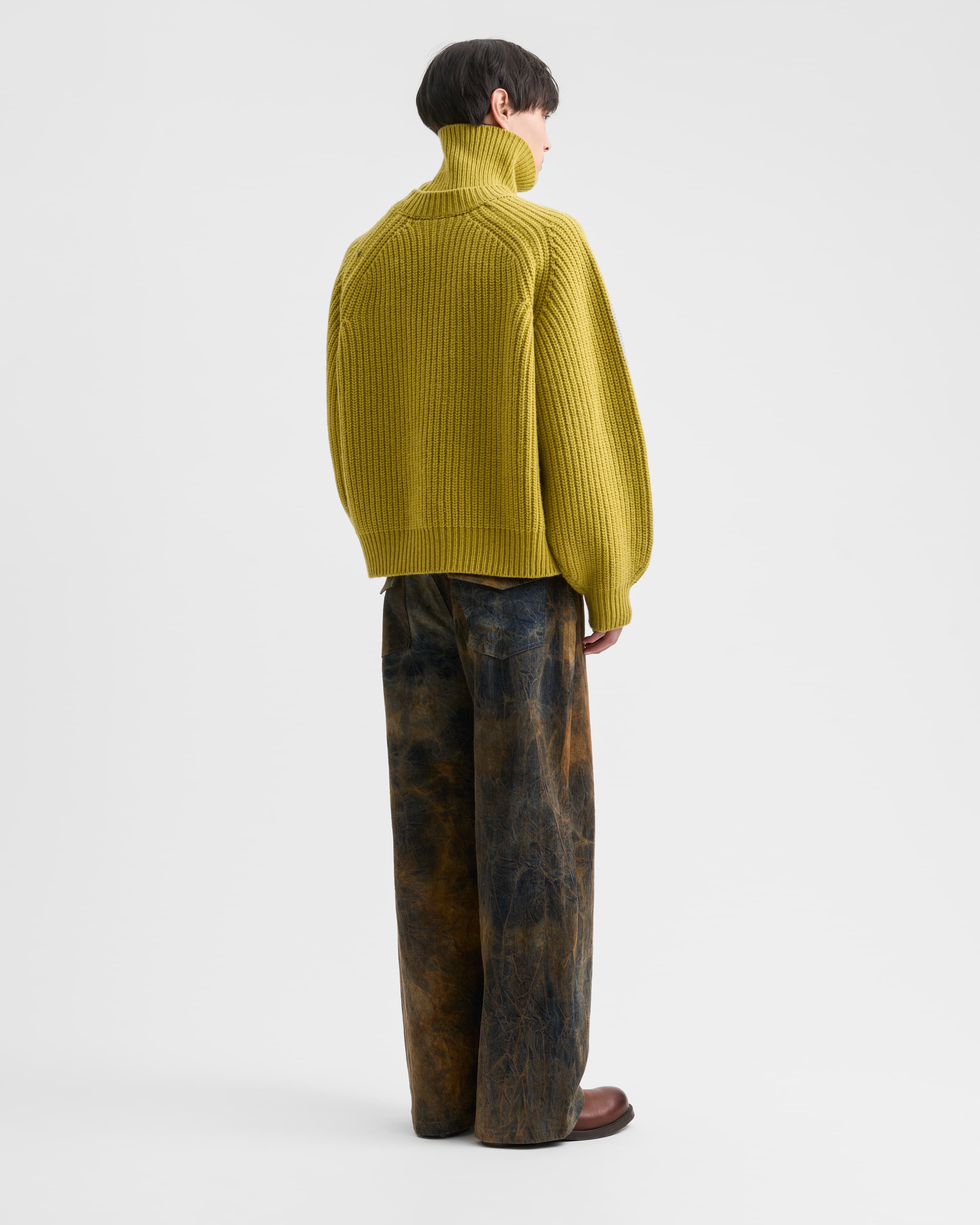 1725_c20fd56766-sefr_fw26_chunky-turtleneck-sweater-yellow-green_6805-large