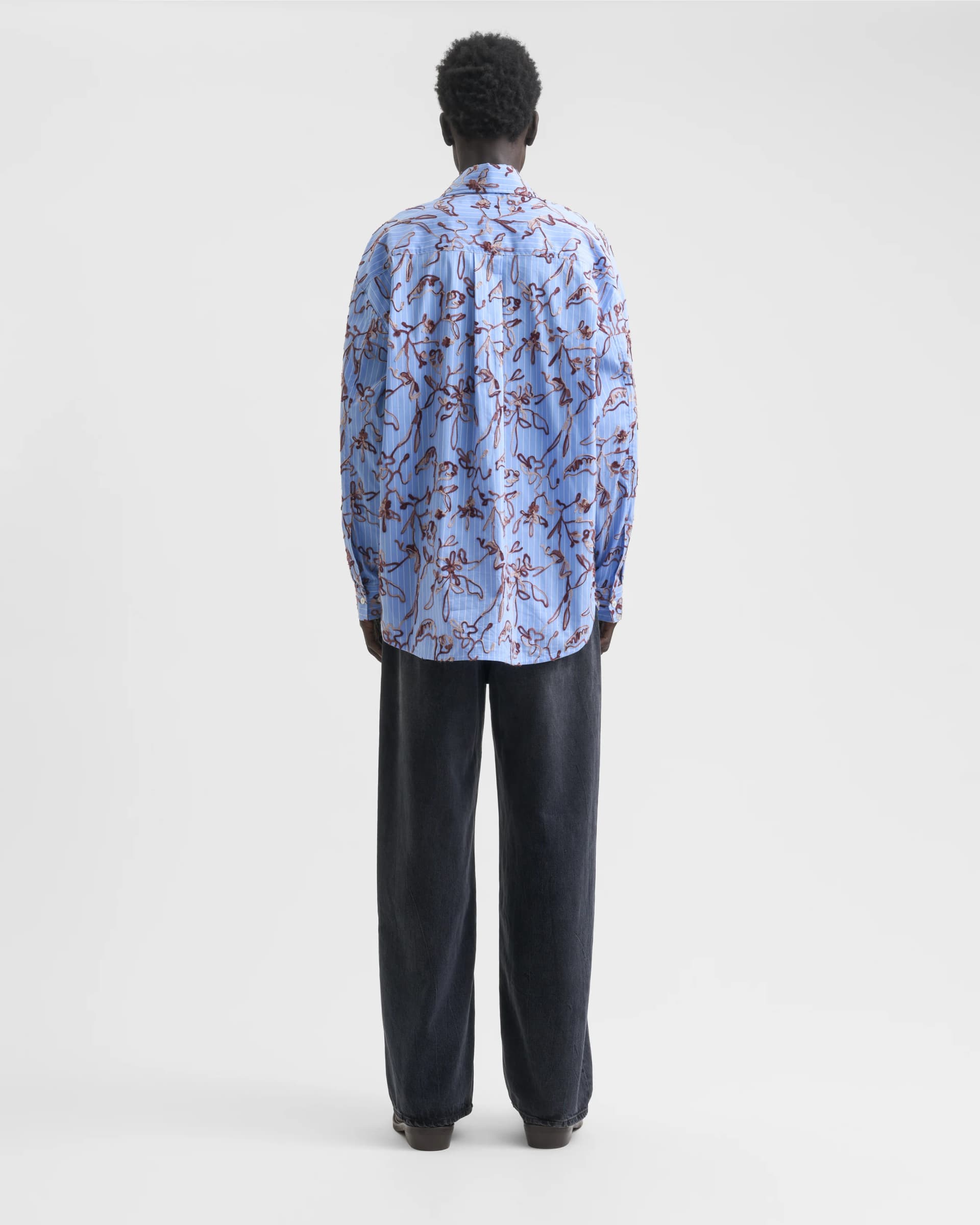 1730_88ead40f87-sefr_fw26_fluid-oversized-striped-shirt-embroidered-blue_2441-large