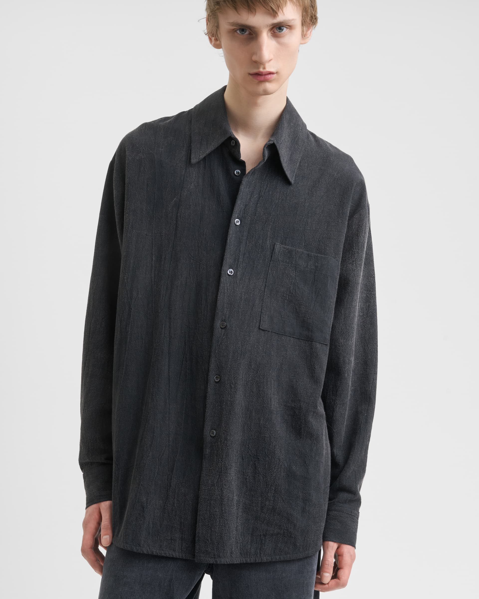 1731_52006df06c-sefr_fw26_fluid-oversized-shirt-creased-black_9265-large
