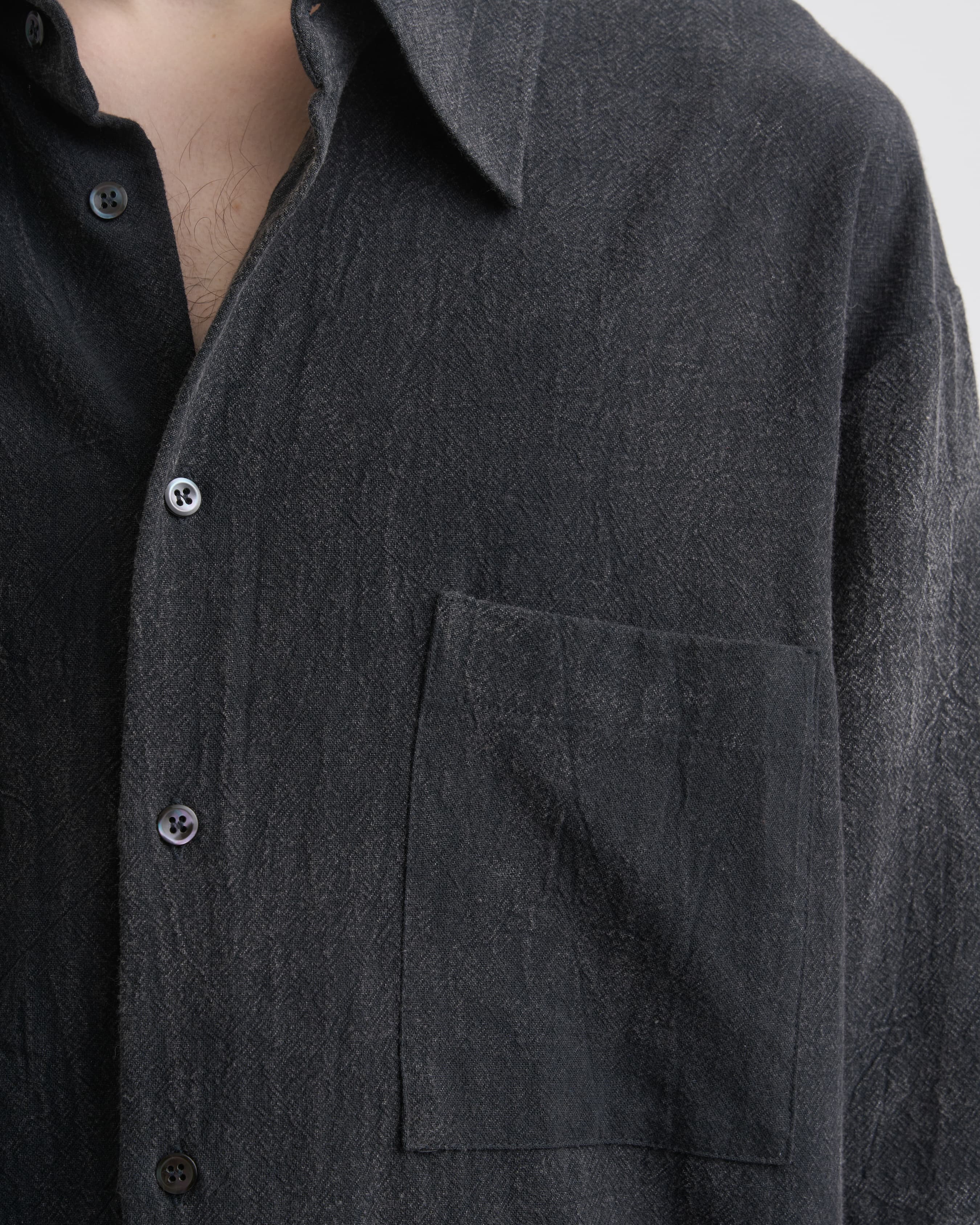 1731_88024d175d-sefr_fw26_fluid-oversized-shirt-creased-black_9290-large
