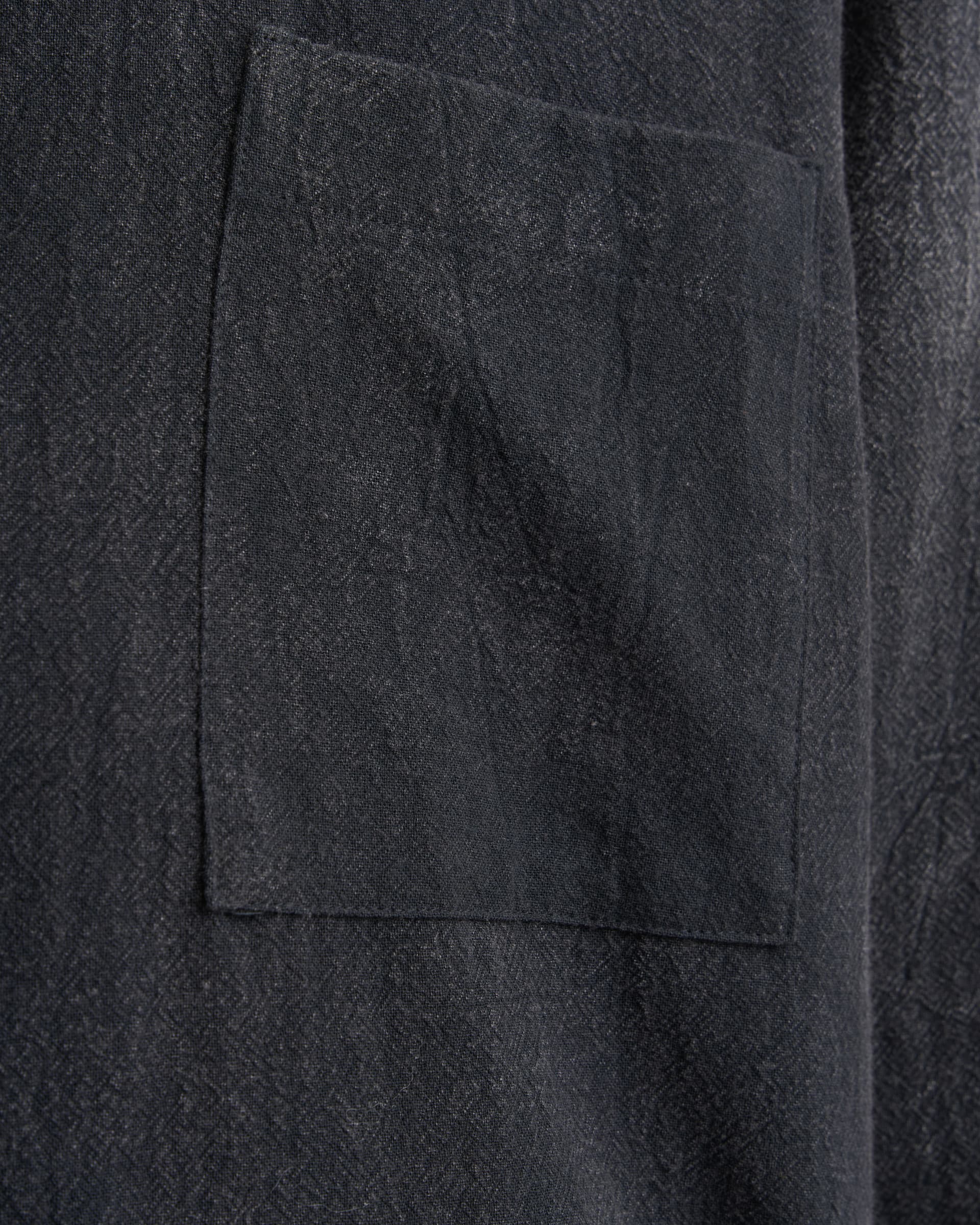 1731_a6a45c59fc-sefr_fw26_fluid-oversized-shirt-creased-black_9287-large