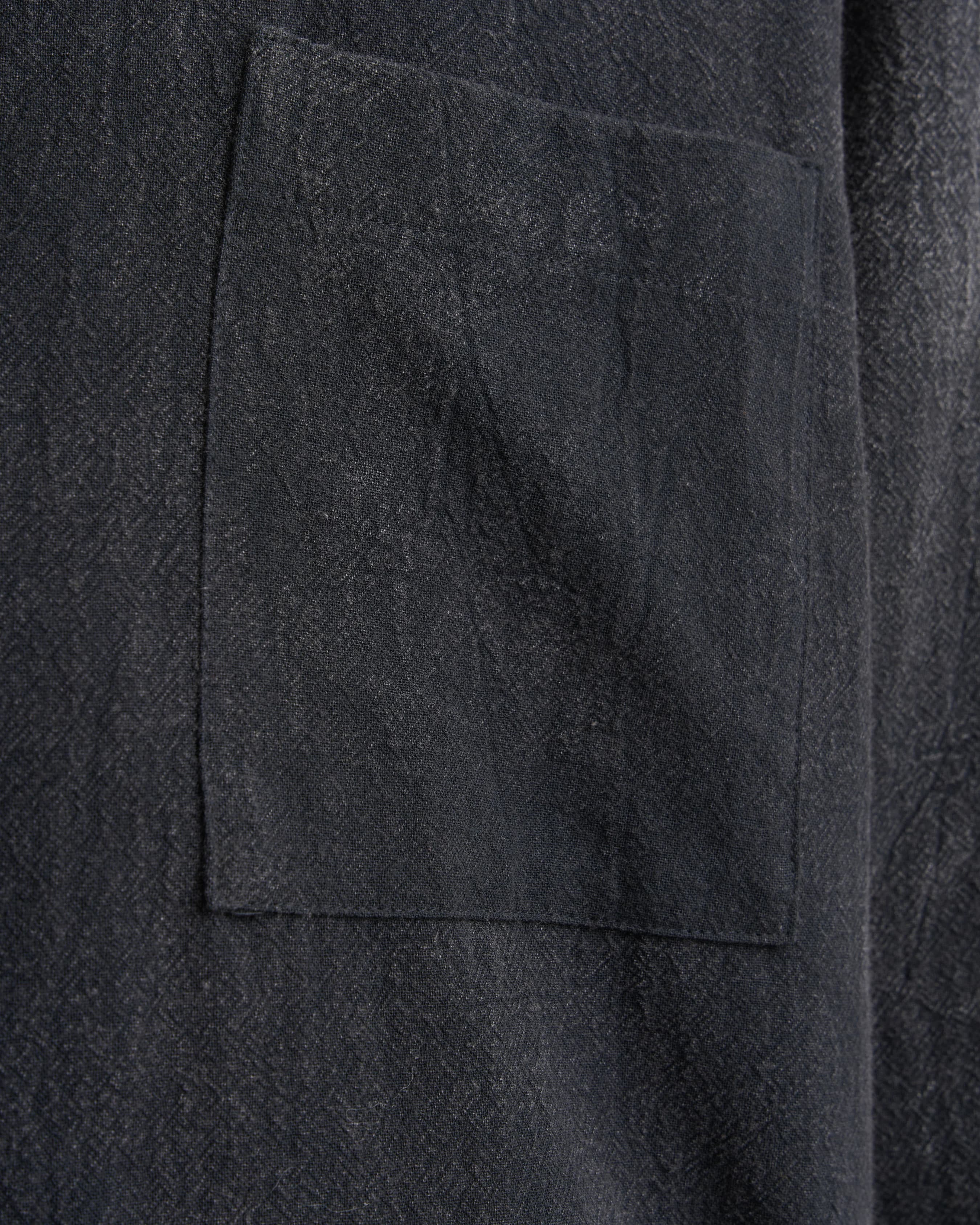 1731_a6a45c59fc-sefr_fw26_fluid-oversized-shirt-creased-black_9287-large