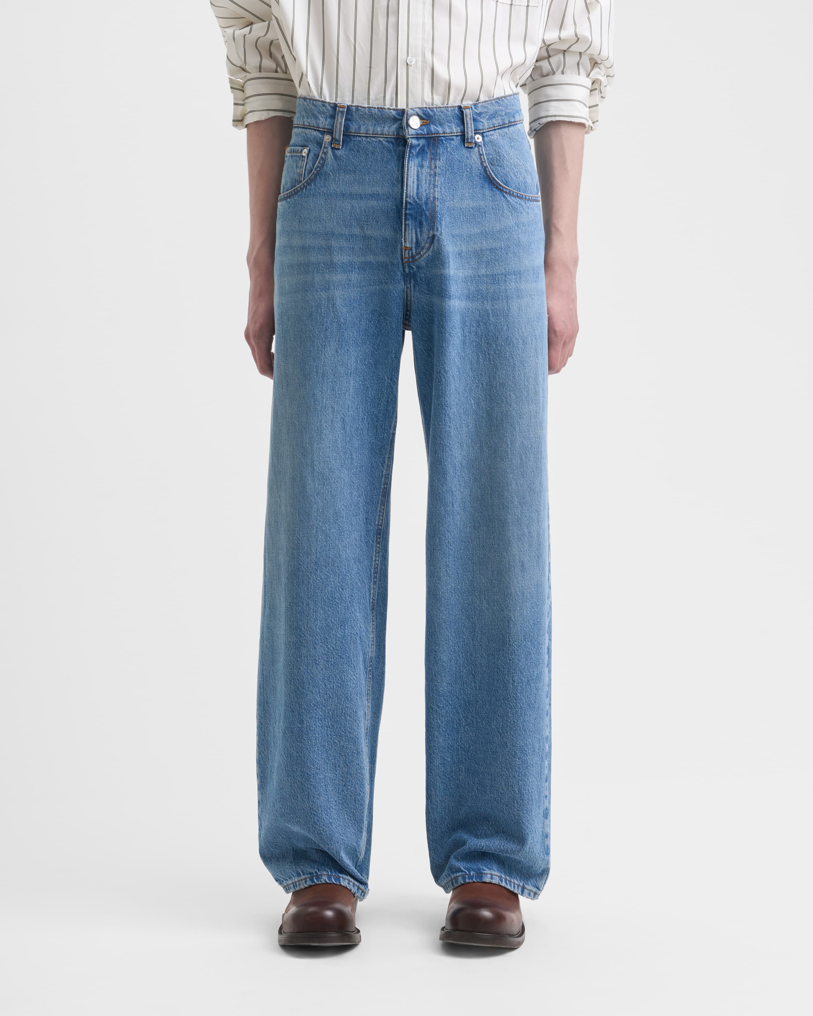1739_d7d3b9c3d3-sefr_fw26_relaxed-cut-blue-wash_9644-large