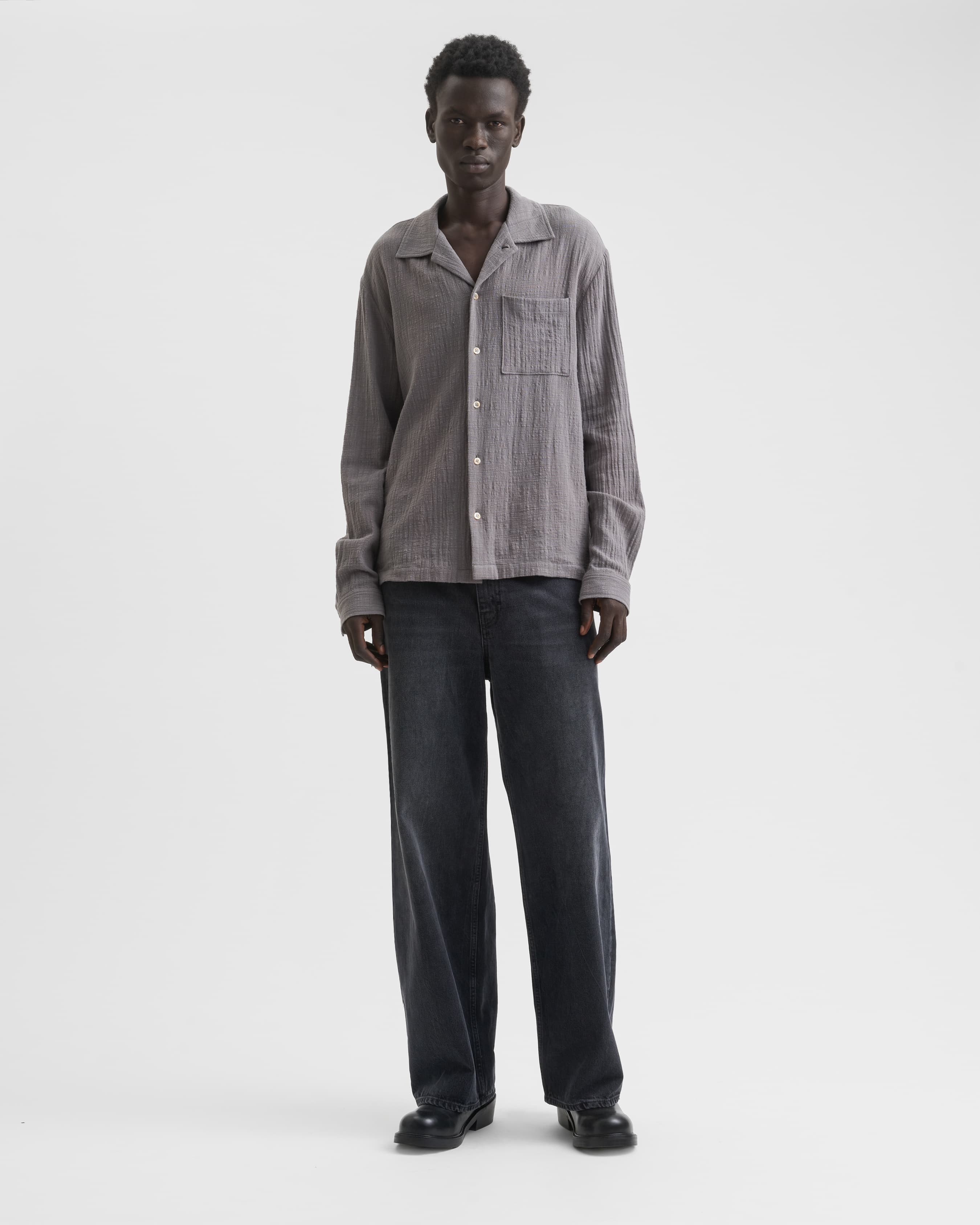 1741_fb5405f032-sefr_fw26_everyday-shirt-grey_2298_1-large