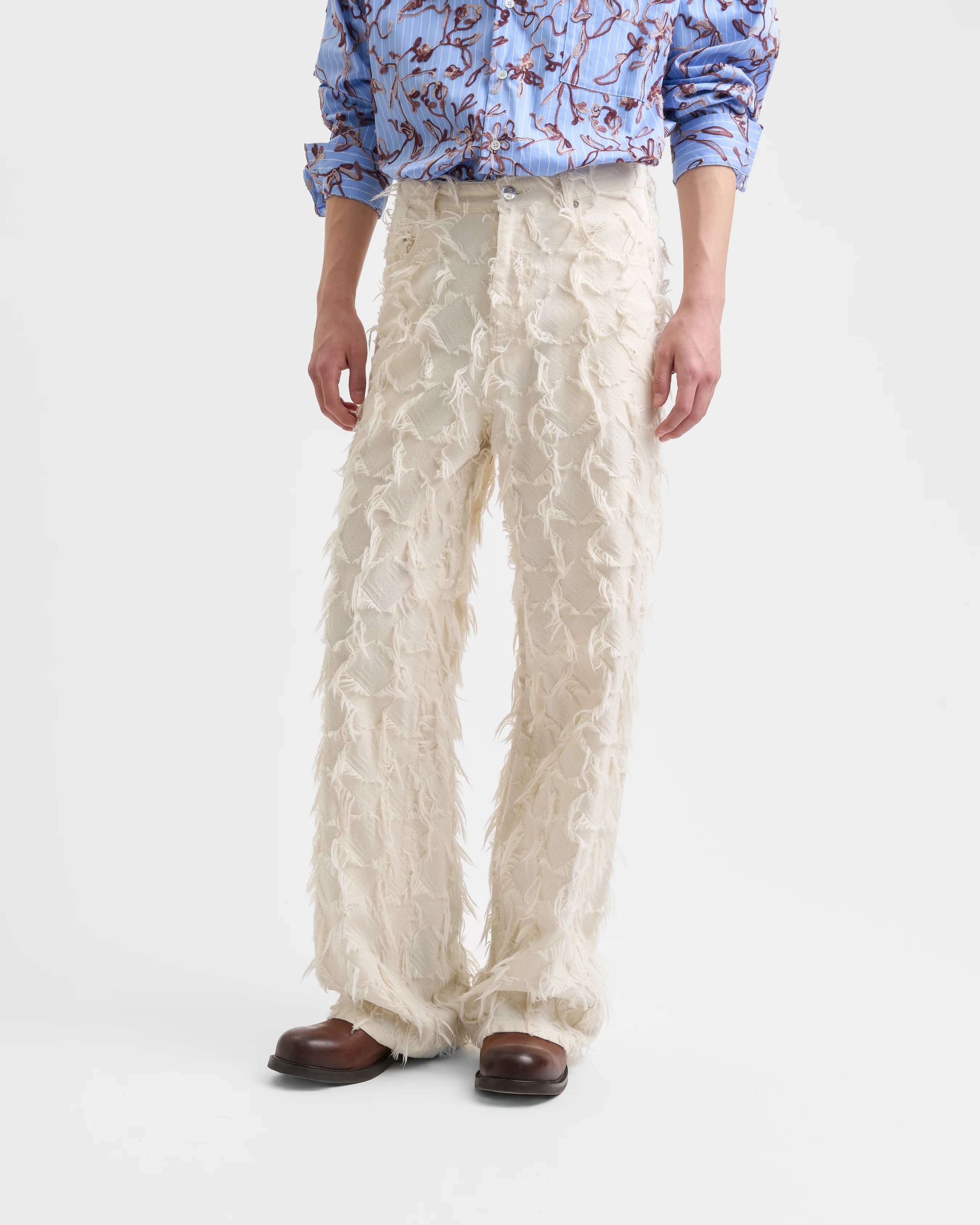 1747_ca1d713057-sefr_fw26_nikos-jeans-fringed-white-twill_6462-large