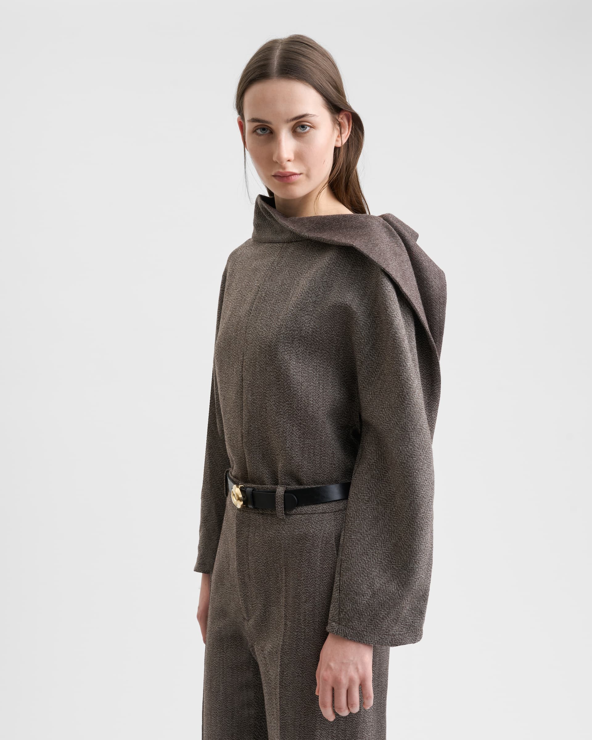 1750_bdb41c9139-sefr_fw26_draped-neck-rounded-top-dark-beige-melange_1933-large