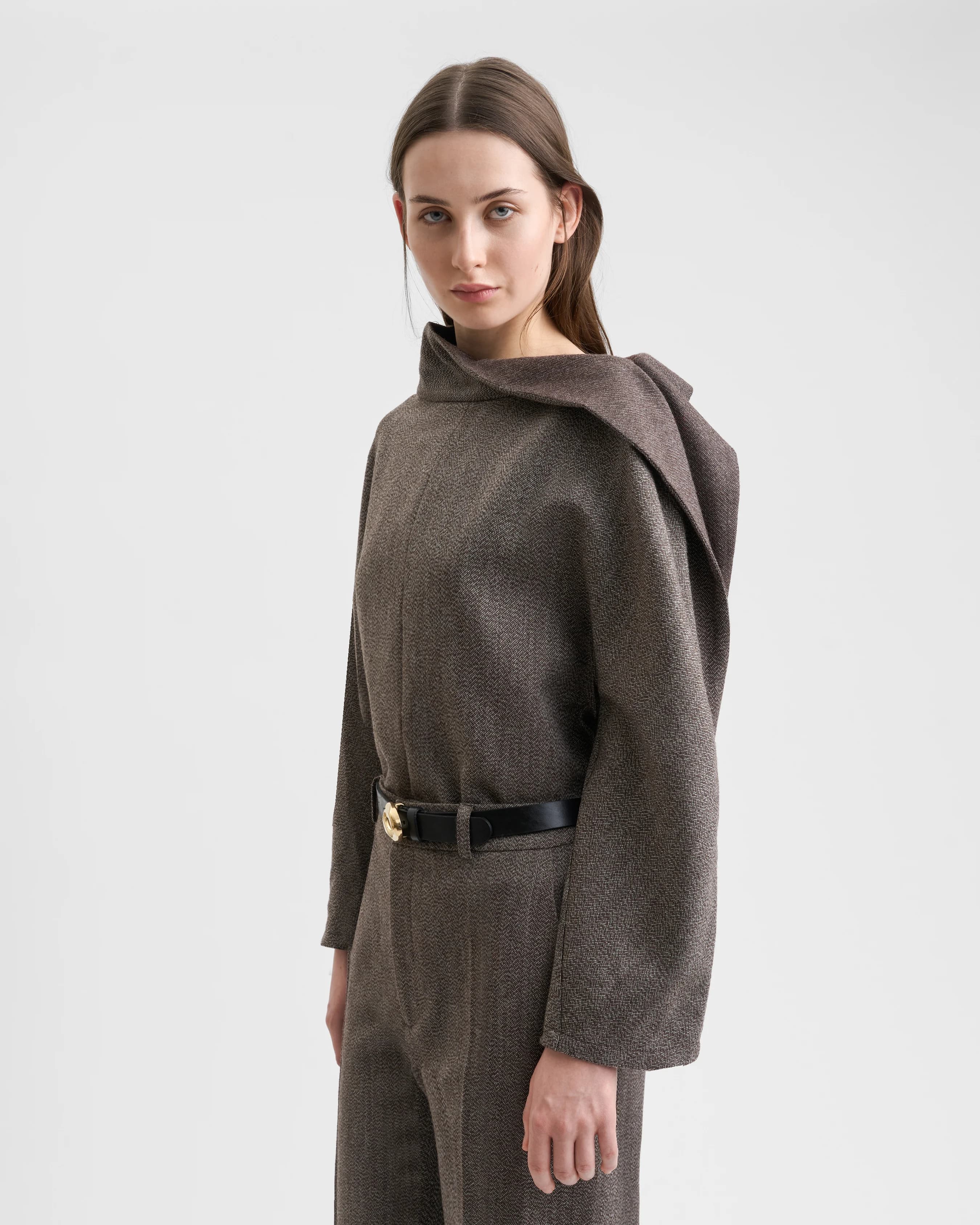 1750_bdb41c9139-sefr_fw26_draped-neck-rounded-top-dark-beige-melange_1933-large