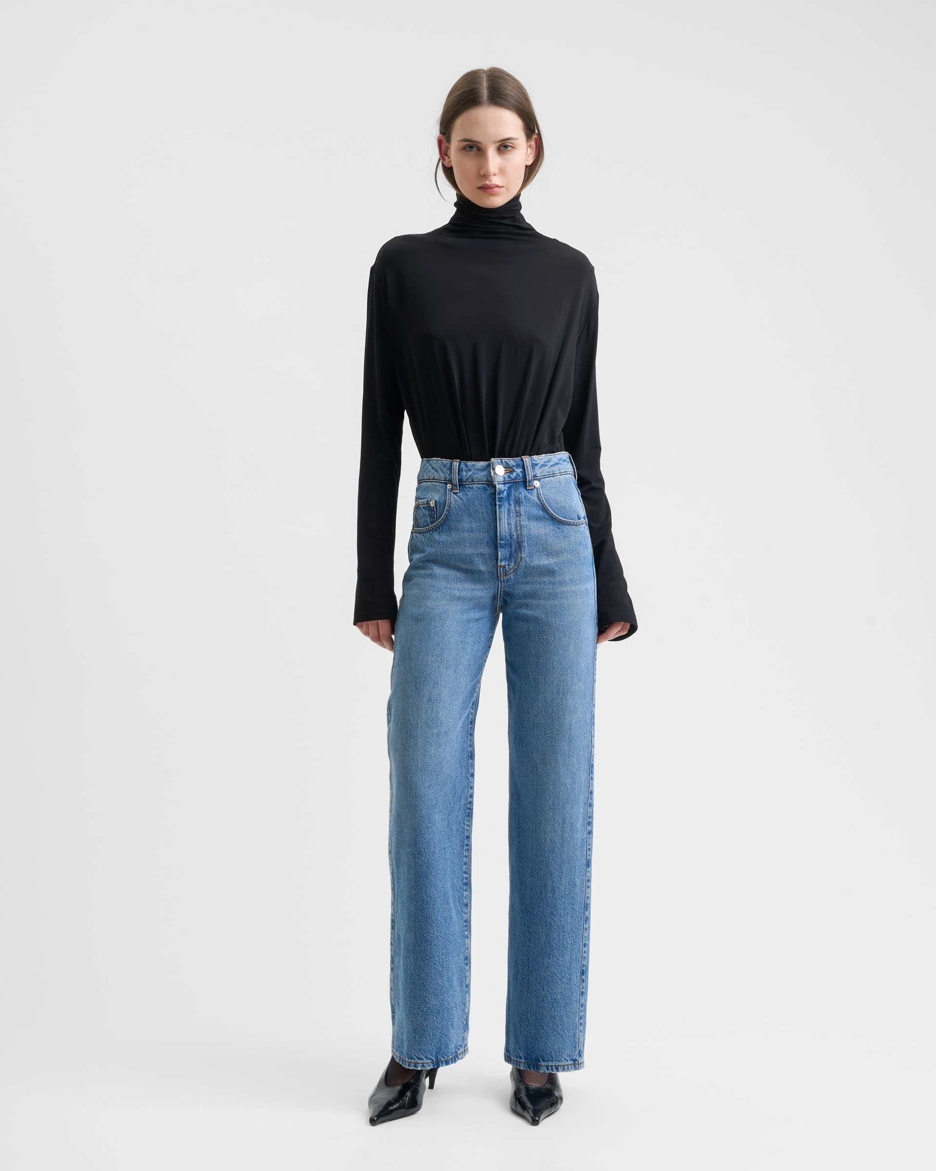 1760_9c31ab03c9-sefr_fw26_straight-cut-blue-wash_3077-large