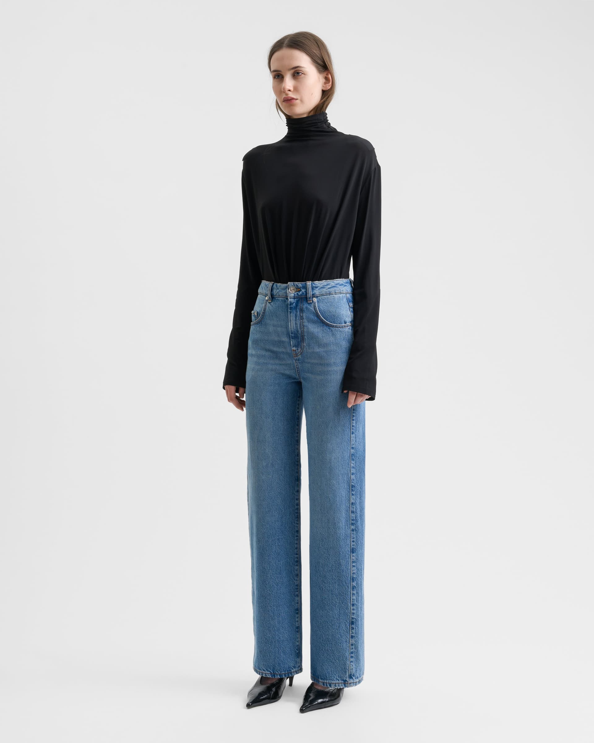1760_ac0107ef02-sefr_fw26_straight-cut-blue-wash_3106-large
