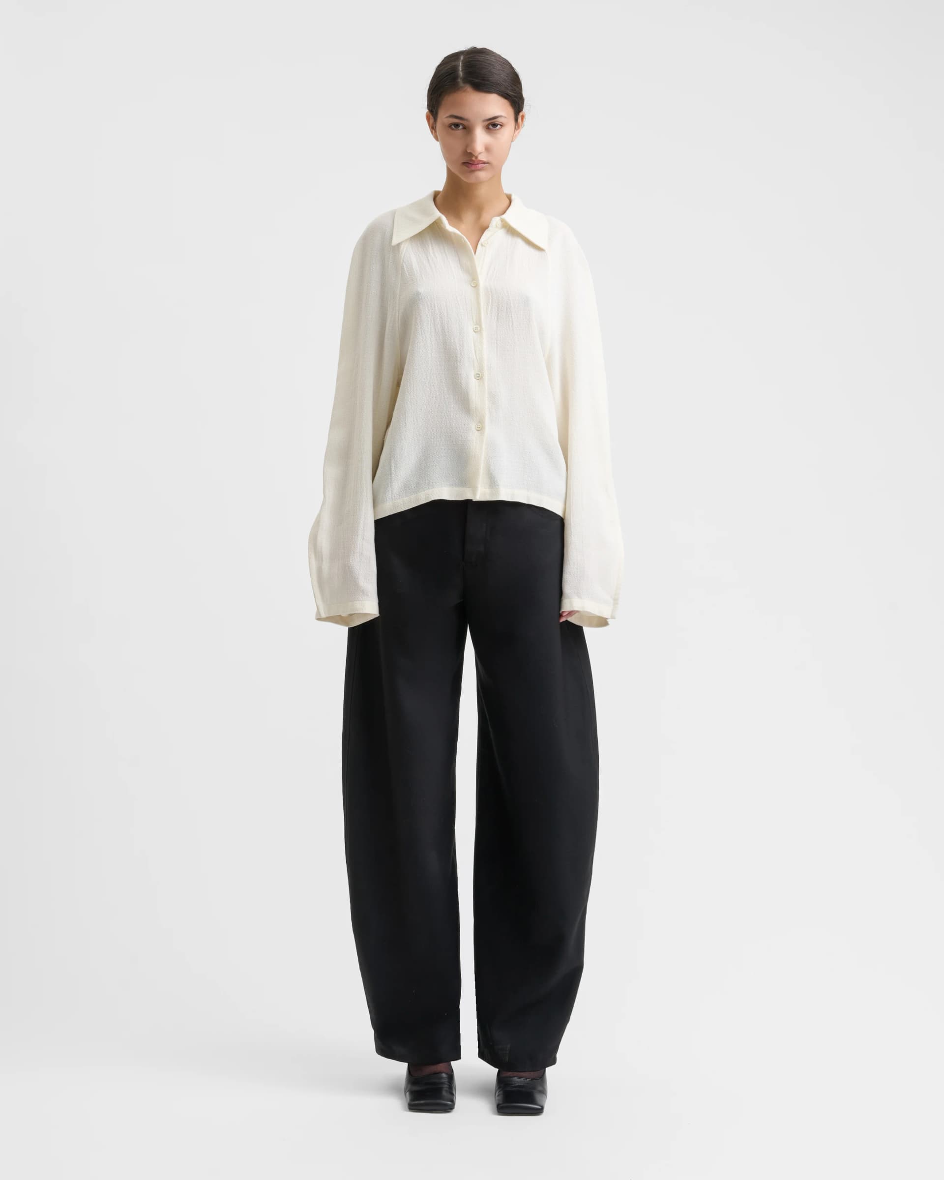 1777_af6d353a7b-sefr_fw26_relaxed-raglan-shirt-off-white-crepe_8305-large