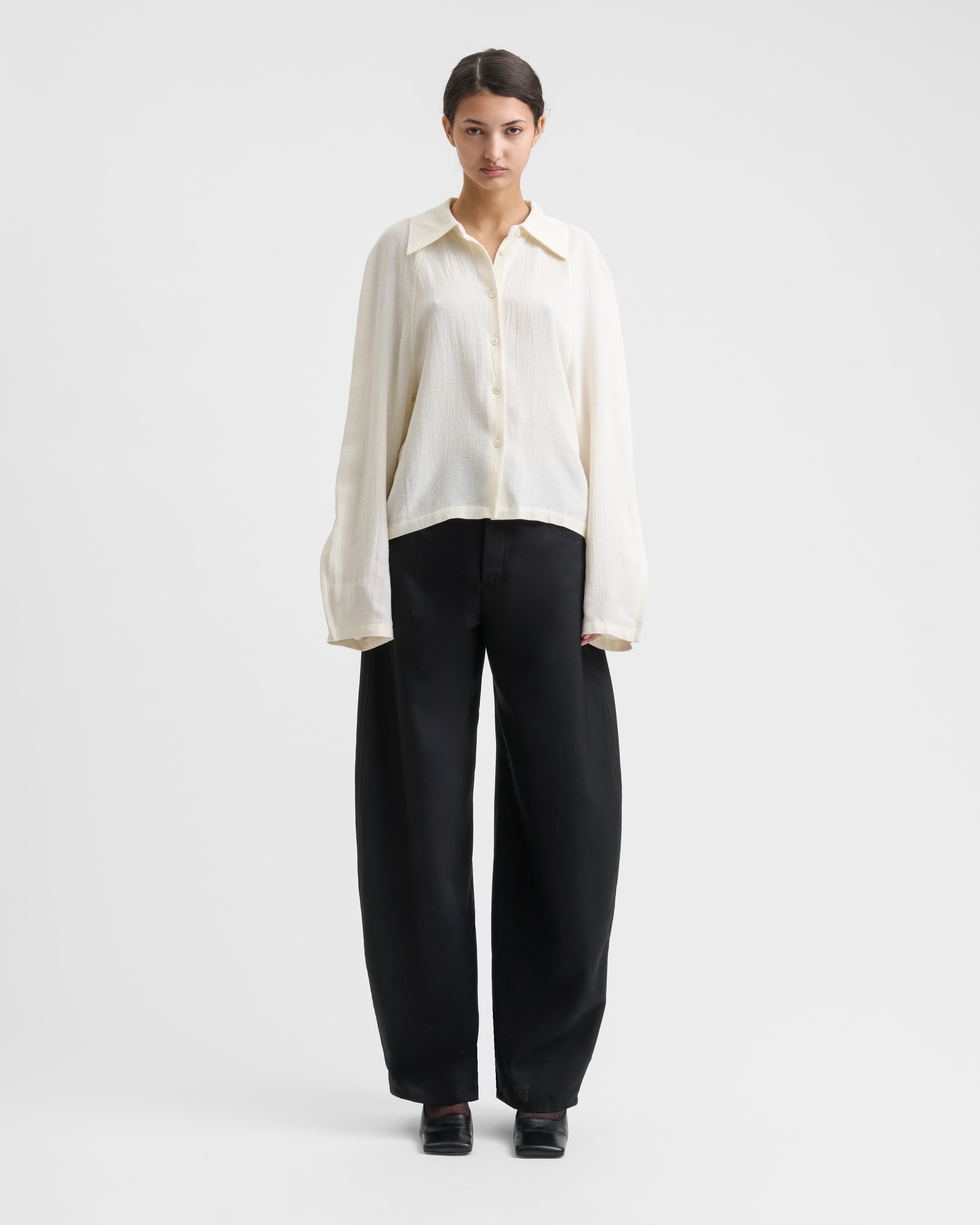 1777_af6d353a7b-sefr_fw26_relaxed-raglan-shirt-off-white-crepe_8305-large