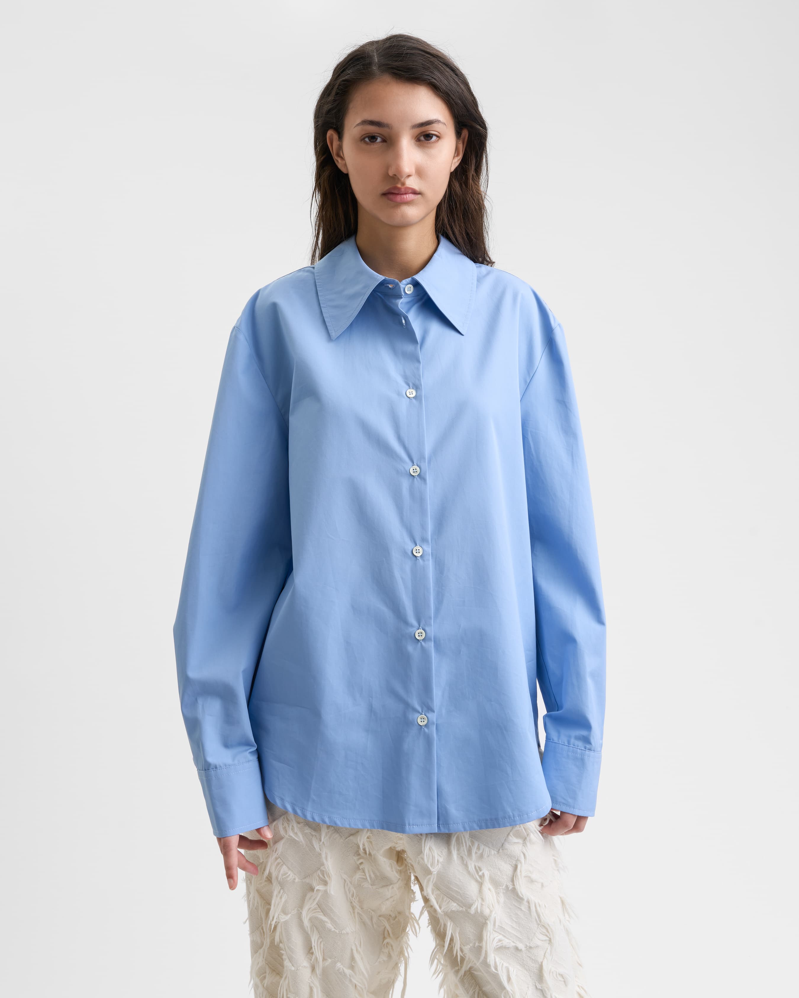 1785_b45209a126-sefr_fw26_willa-shirt-light-blue_0271-large