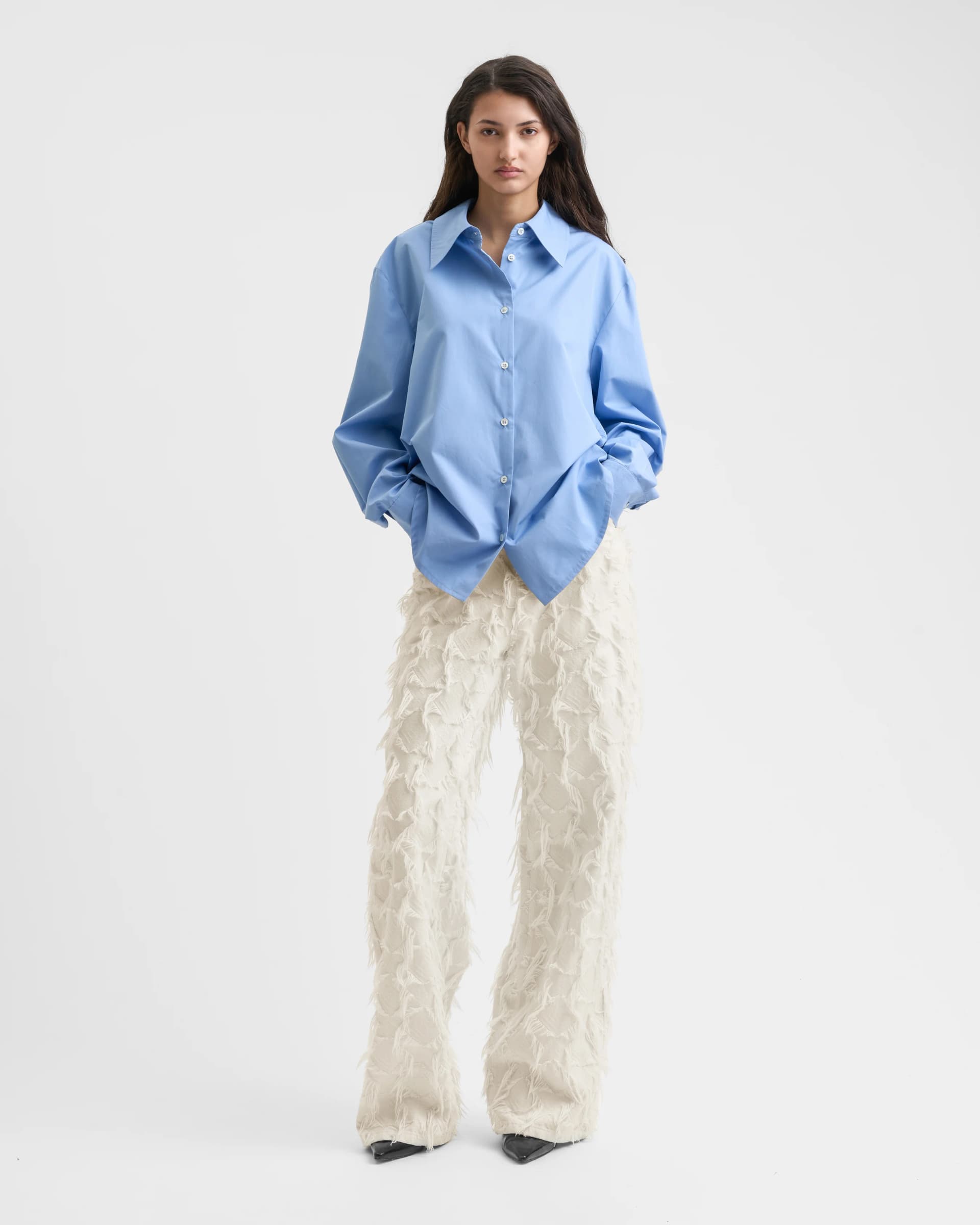 1785_ee38278f33-sefr_fw26_willa-shirt-light-blue_0243-large